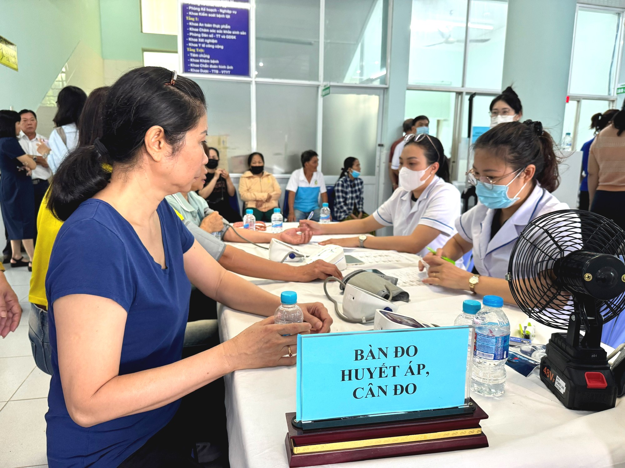 TP.HCM đề xuất đóng BHYT 100% cho người từ 60 tuổi trở lên và người hiến máu tình nguyện - Ảnh 1.