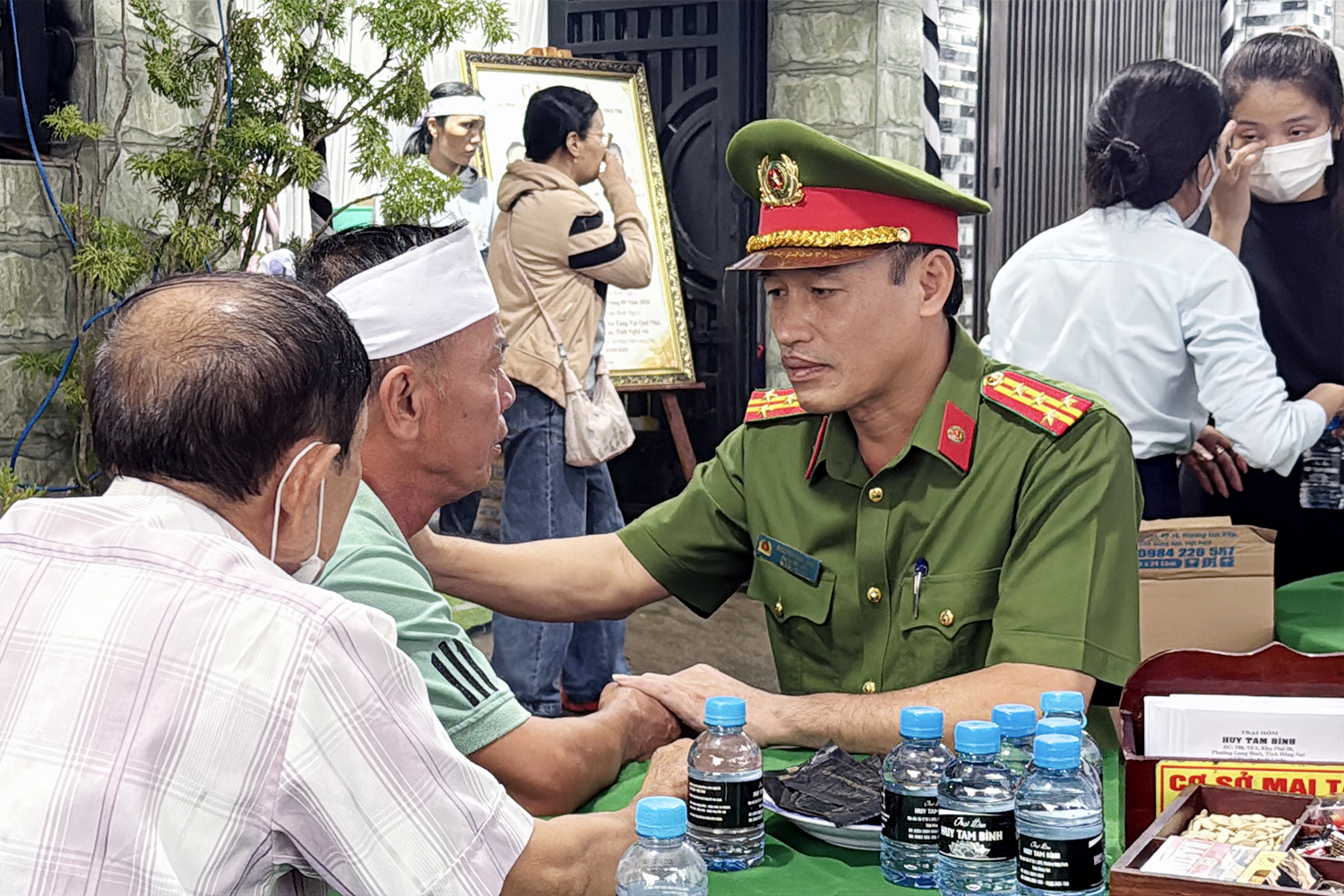 Khởi tố, bắt giam hung thủ sát hại 3 mẹ con và đâm người chồng trọng thương - Ảnh 3.