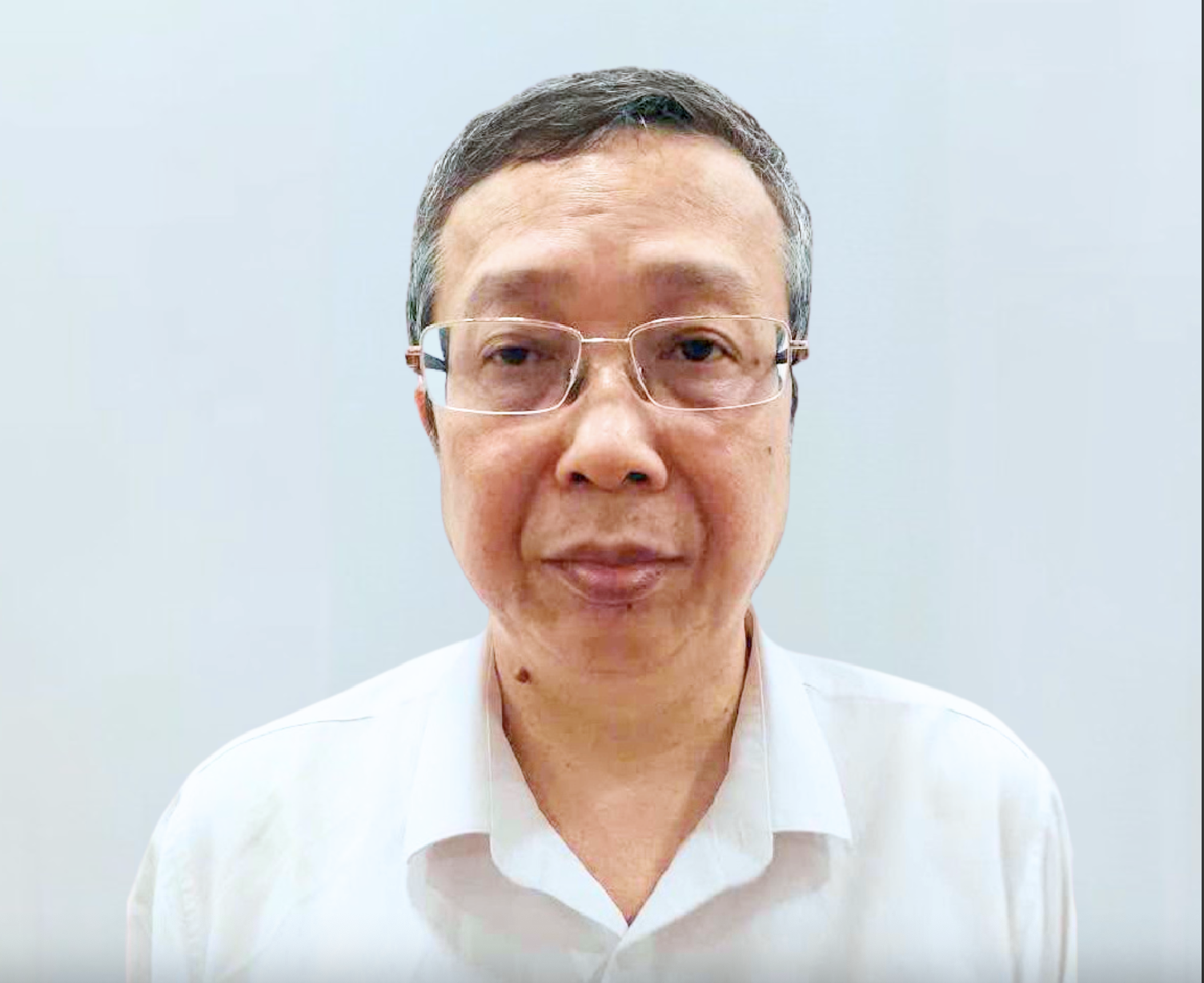 Thủ tướng kỷ luật buộc thôi việc Thứ trưởng Bộ Nông nghiệp và Môi trường Hoàng Trung - Ảnh 1.