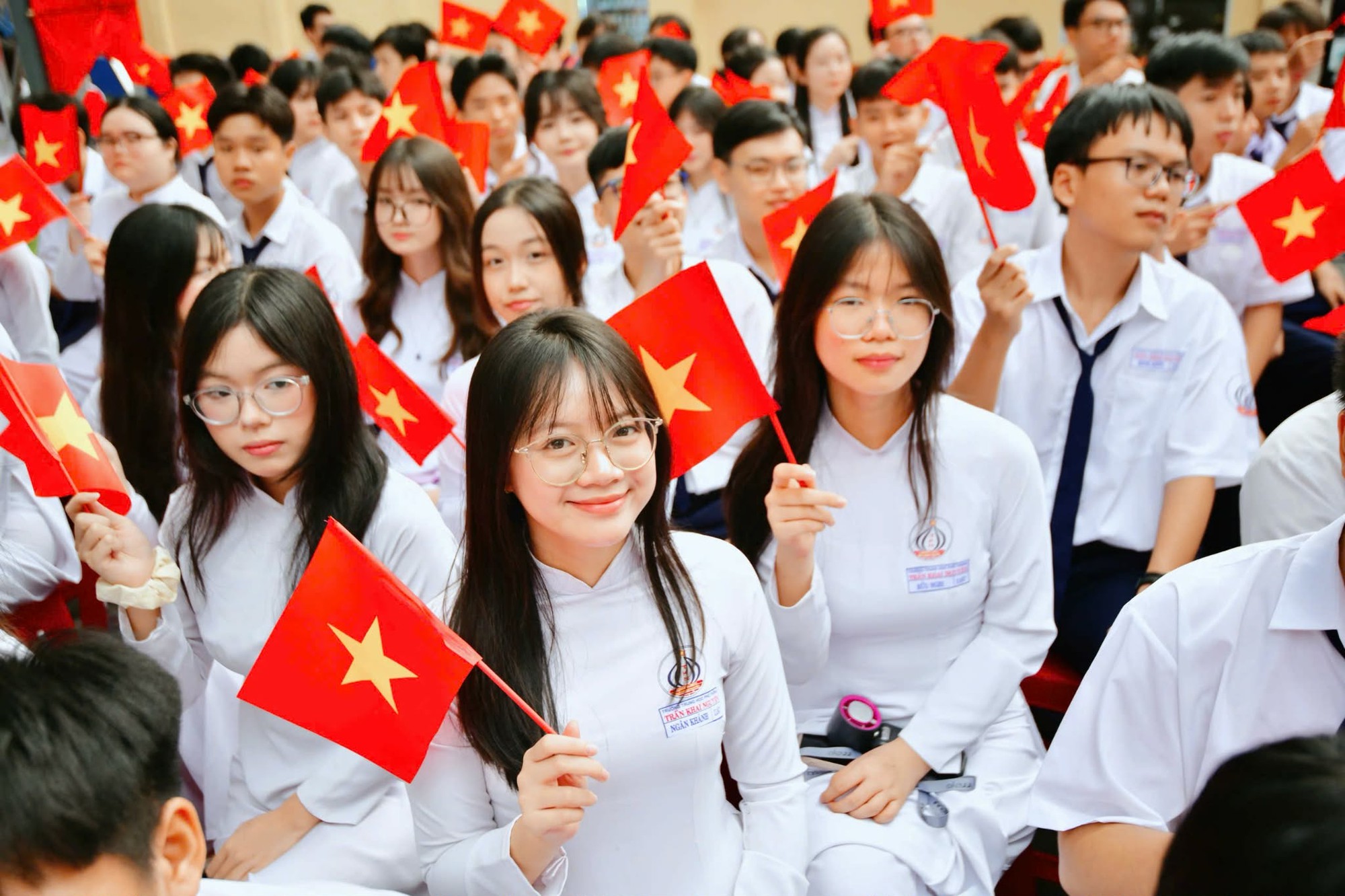 Bí thư Trần Lưu Quang, chủ tịch Nguyễn Văn Được dự lễ khai giảng tại Trường THPT Trần Khai Nguyên - Ảnh 10.