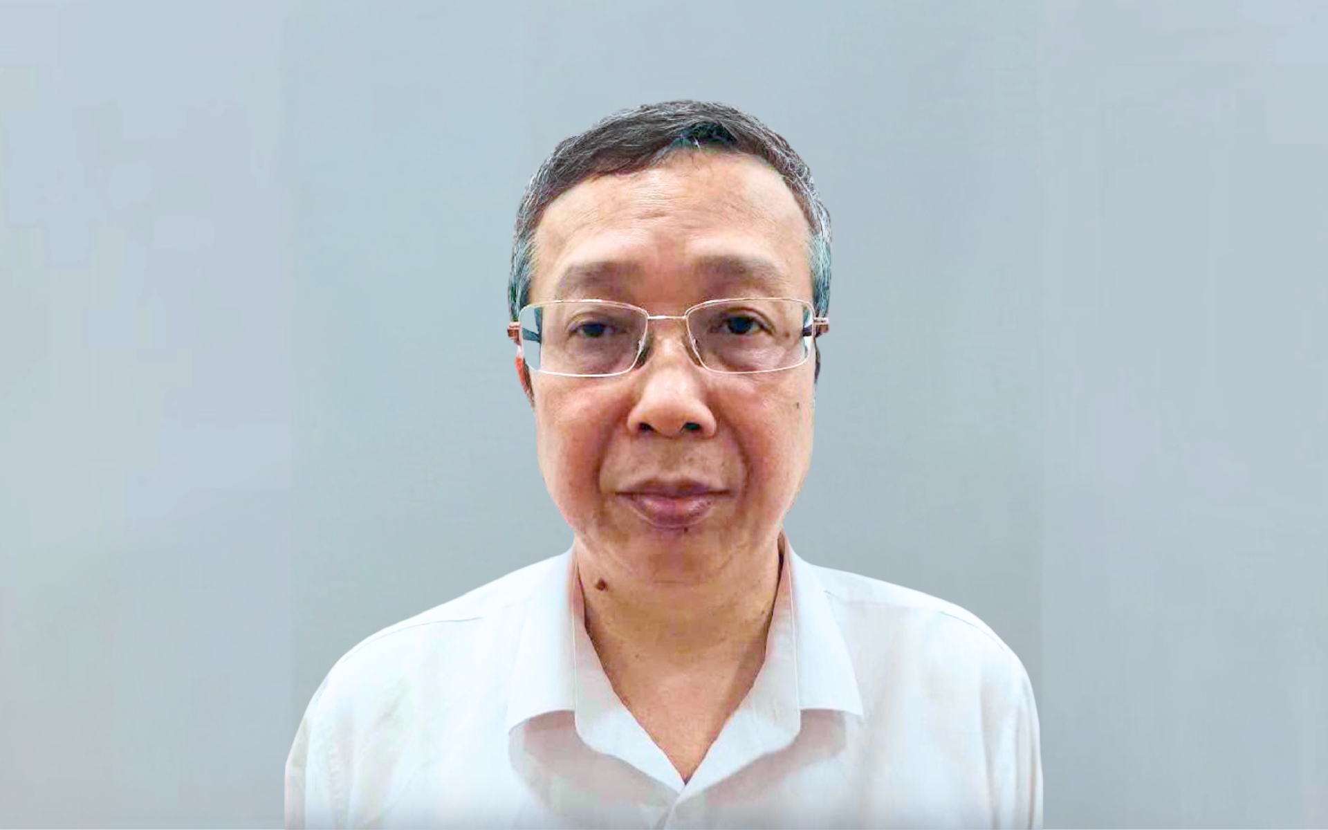 Thủ tướng kỷ luật buộc thôi việc Thứ trưởng Bộ Nông nghiệp và Môi trường Hoàng Trung - Ảnh 2.