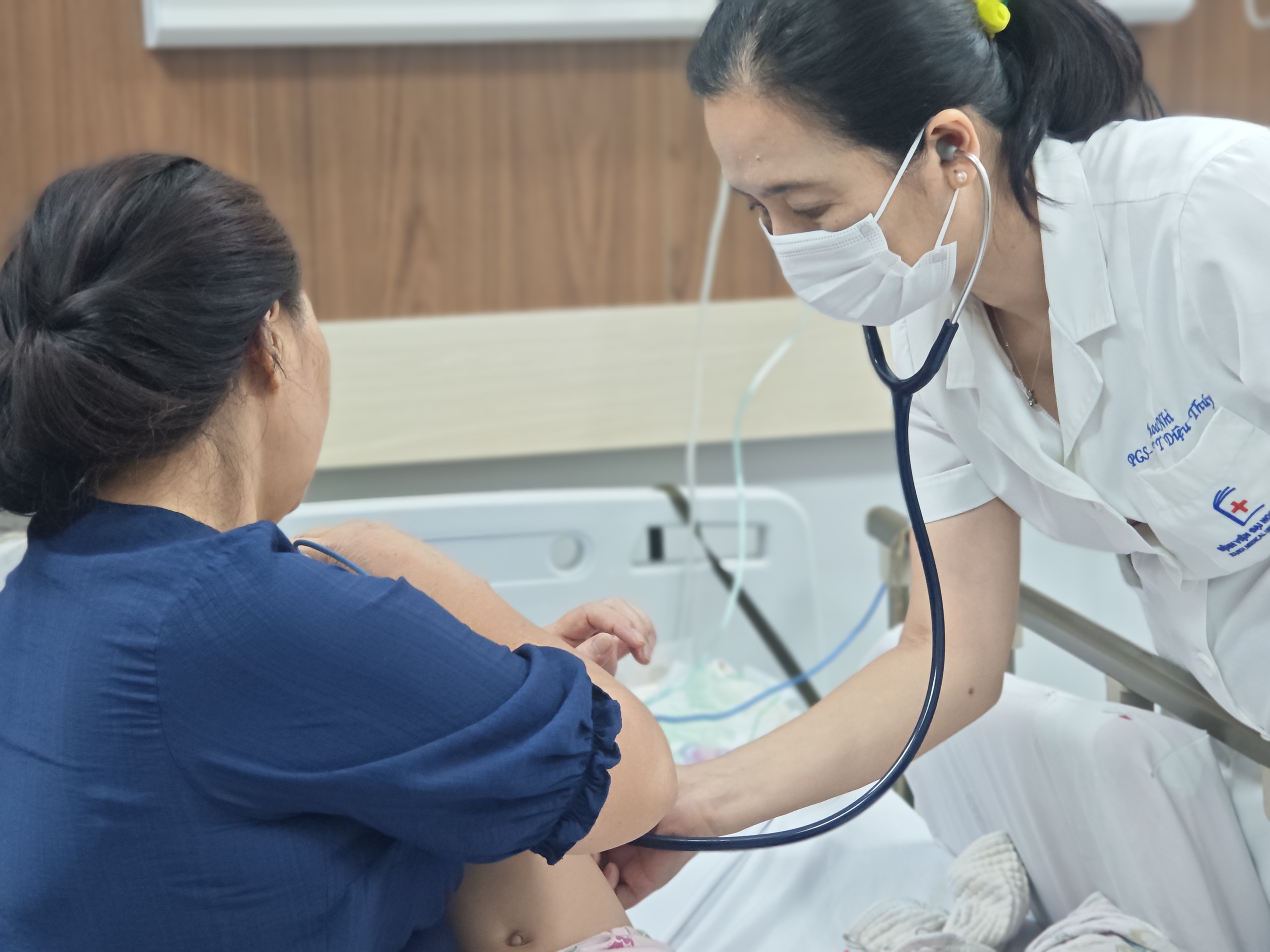 Trẻ trở lại trường: Cẩn trọng nguy cơ đồng nhiễm phế cầu khuẩn và vi rút hô hấp - Ảnh 1.