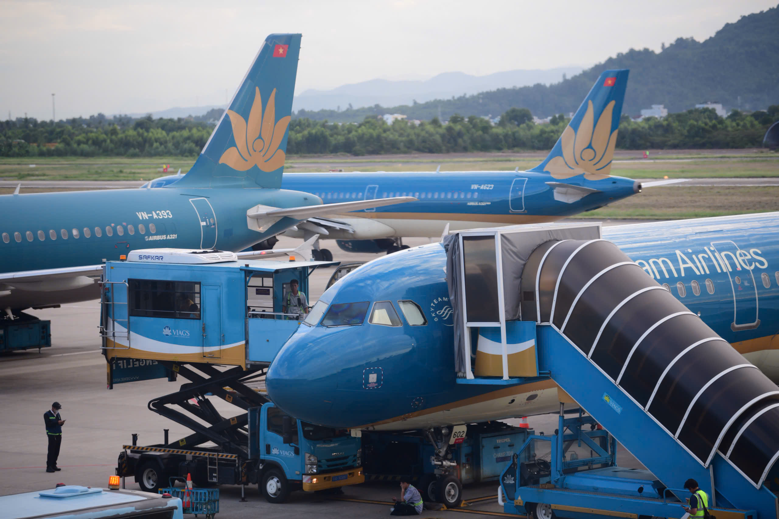 Vietnam Airlines tăng chuyến đến, đi Jakarta sau sự cố tro bụi núi lửa - Ảnh 1.