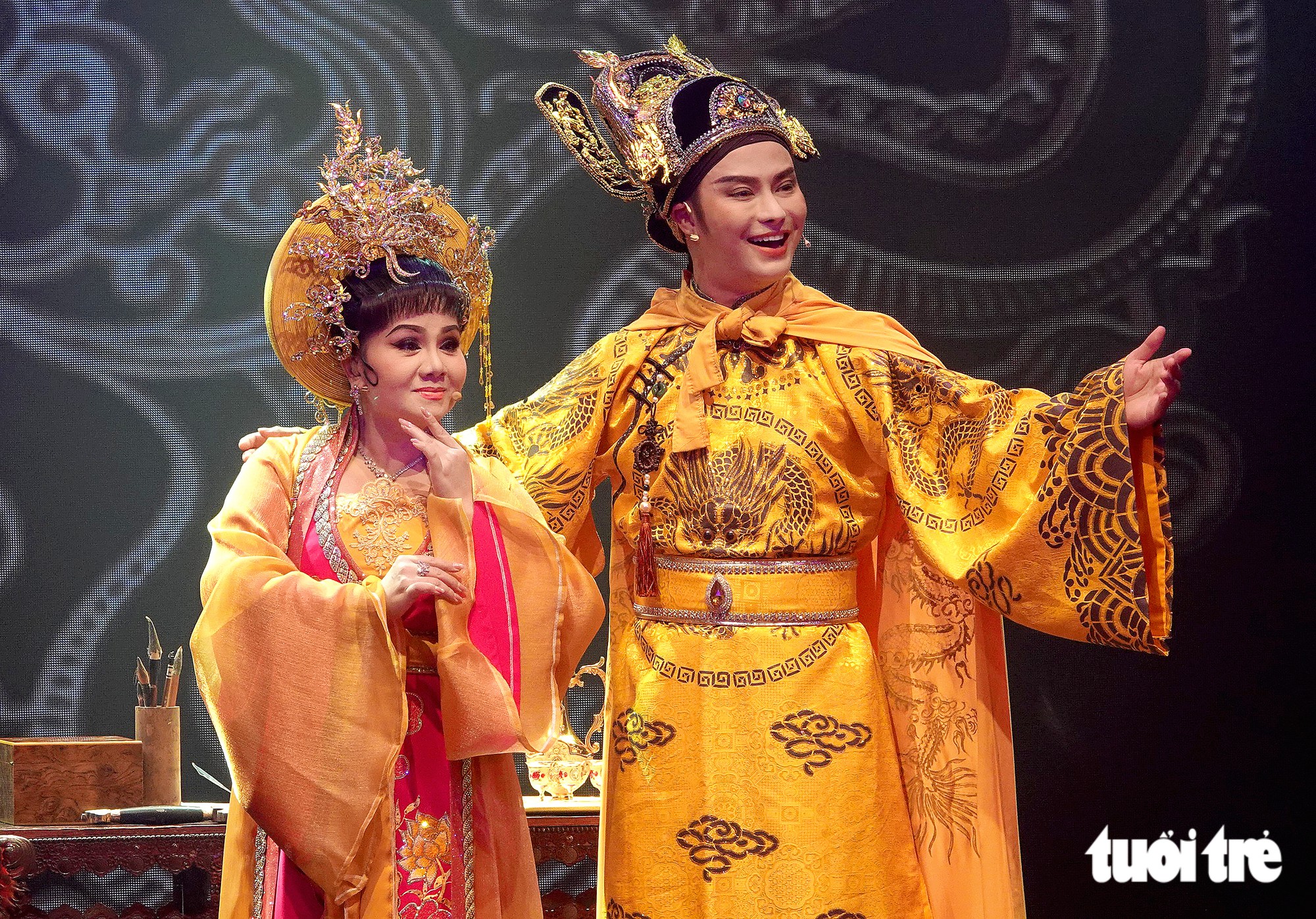 Tú Sương, Võ Minh Lâm đau đáu trong Dời đô - Ảnh 2.