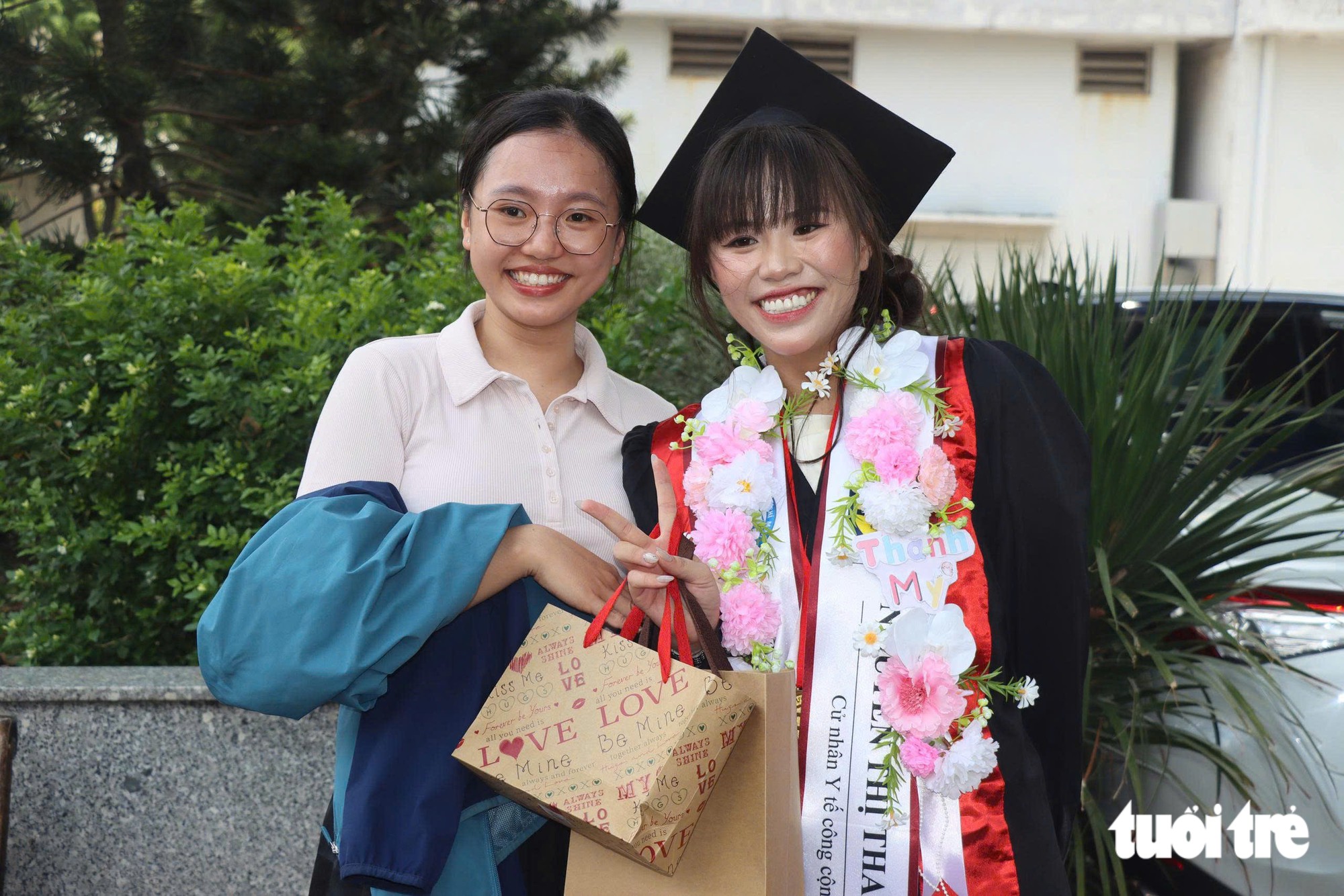 Không có mẹ cha, nhặt ve chai từng đêm ở chợ Mỹ Tho, nữ sinh được Tuổi Trẻ giúp đi học tốt nghiệp ĐH Y Dược TP.HCM - Ảnh 7.
