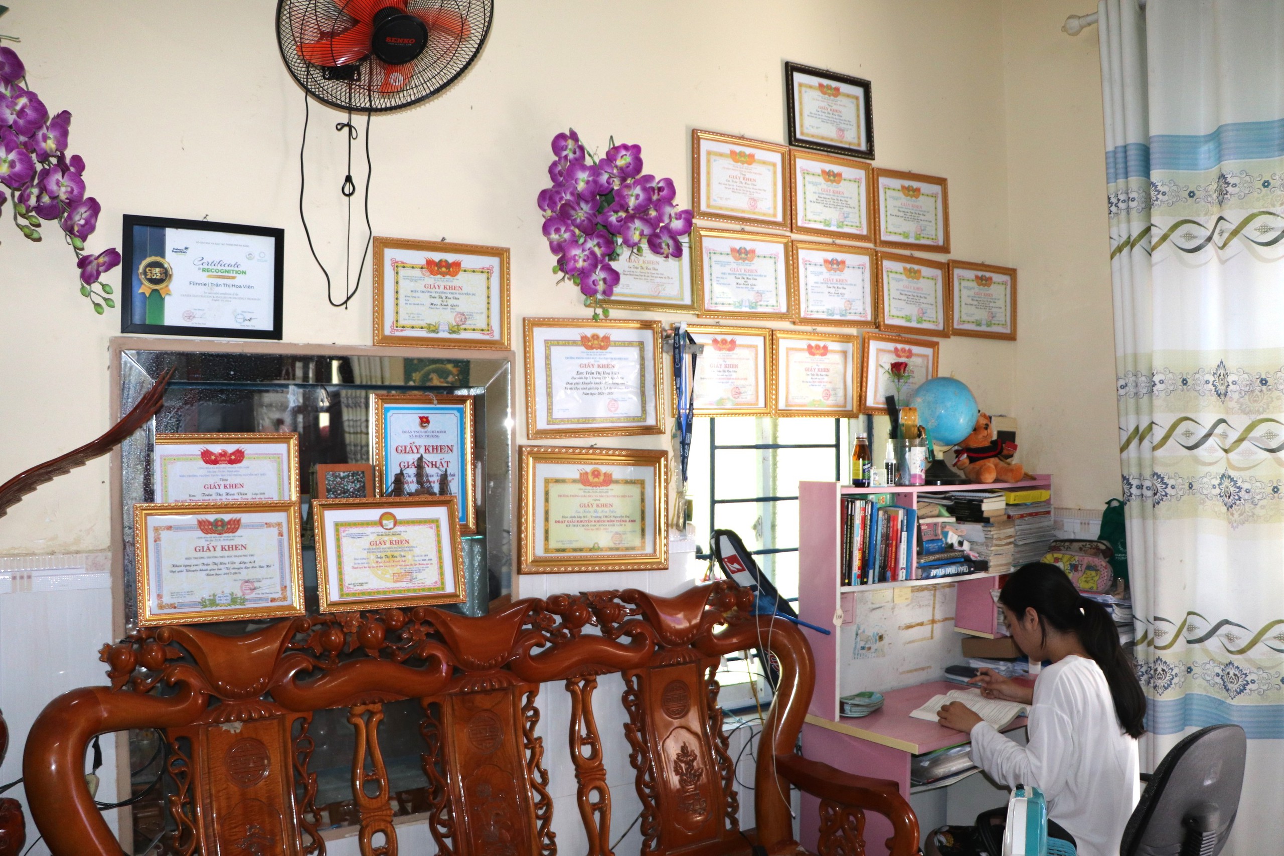 Bán cà phê 10 tiếng mỗi ngày ở Hội An, kiếm chút tiền vào ĐH Kinh tế TP.HCM - Ảnh 7.
