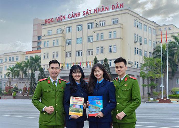 Tổng hợp lịch trình, cách nhận vé fanzone sự kiện 'Vinh quang Công an nhân dân Việt Nam' tại TP.HCM - Ảnh 2.