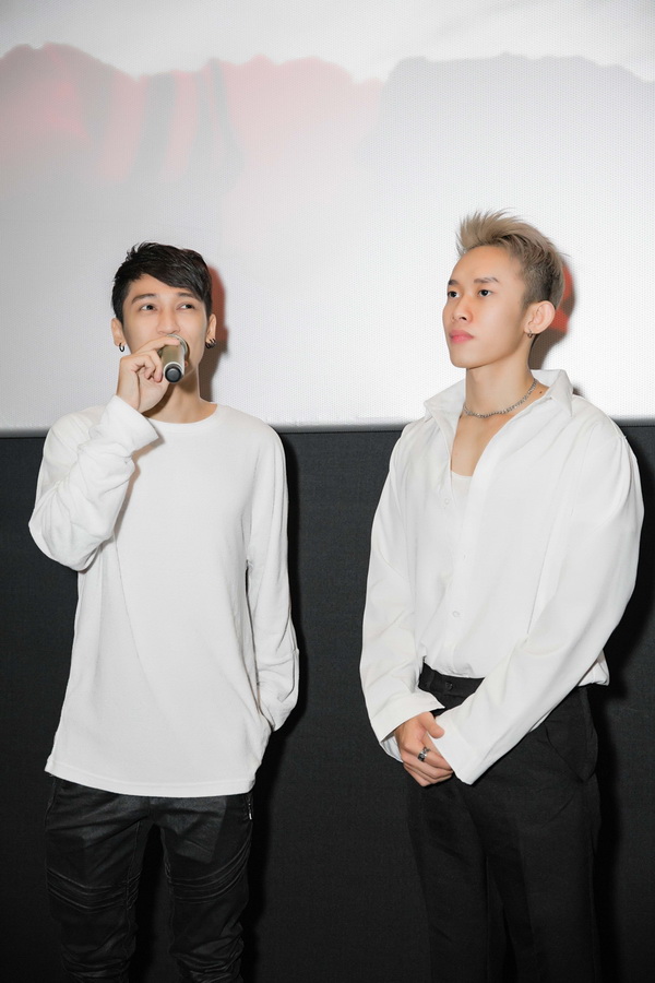 Tronie kết hợp với hot boy “Chuyện tình tôi” tung MV mới- Ảnh 4.