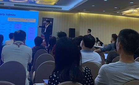 Nhà sáng lập - Giám đốc điều hành Crimson Education: “Gây sốc” trên LinkedIn khi đăng tải hồ sơ của mình