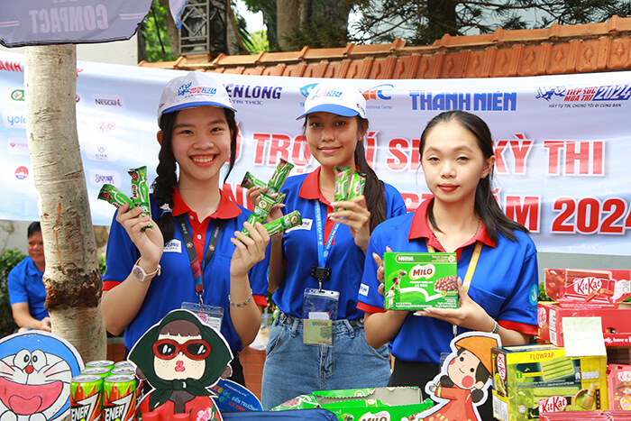 Hàng ngàn phần quà tặng hỗ trợ học sinh, sinh viên trên cả nước