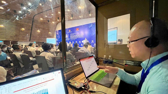 Phiên dịch cabin – “Đỉnh cao nghề ngoại ngữ trong kỷ nguyên AI”