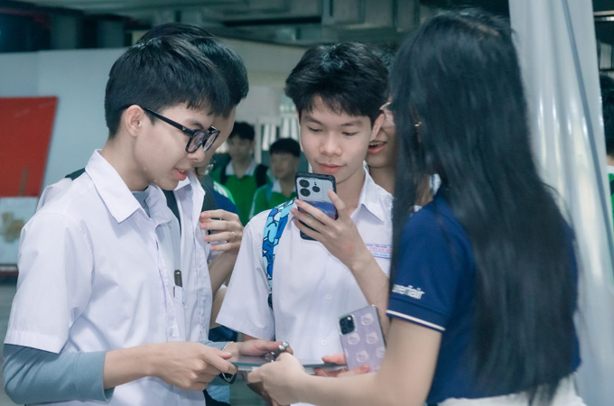Sinh viên mới ra trường thuộc nhóm dễ bị “bắt cóc online”