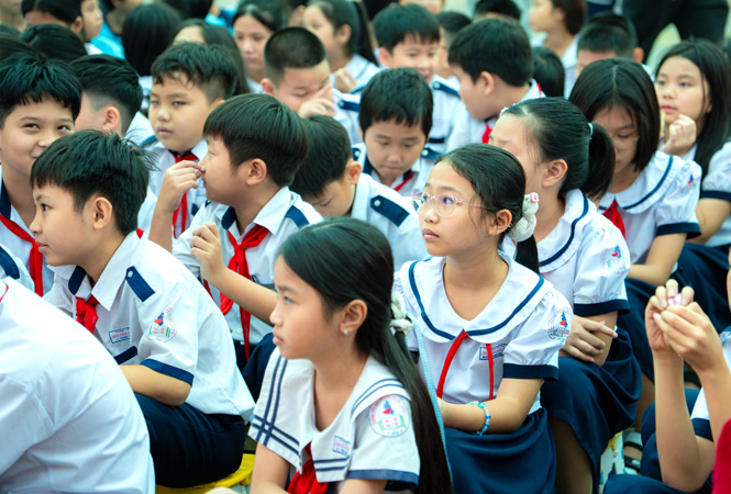 Trường phổ thông nội trú có thể tuyển học sinh nước láng giềng