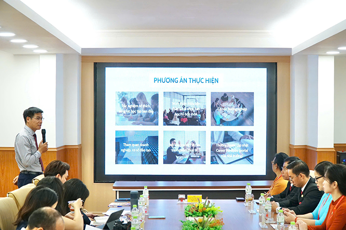 Đổi mới hướng nghiệp cho học sinh từ lớp 9, gắn kết “3 nhà” theo Nghị quyết 57