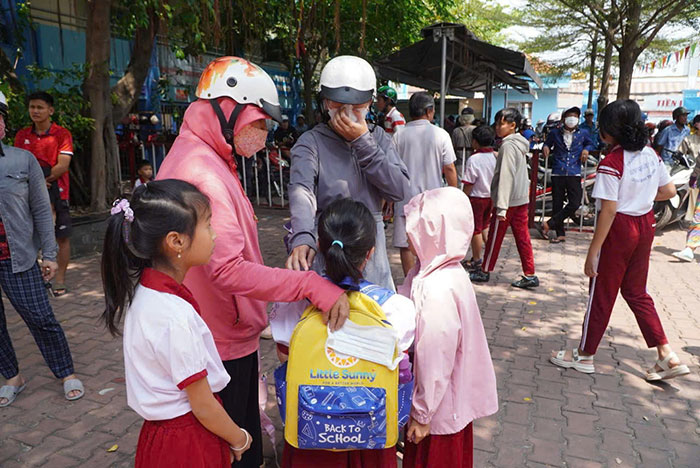 Hơn 140 học sinh nghi ngộ độc thực phẩm: Bộ Y tế yêu cầu khẩn trương điều tra, xử lý