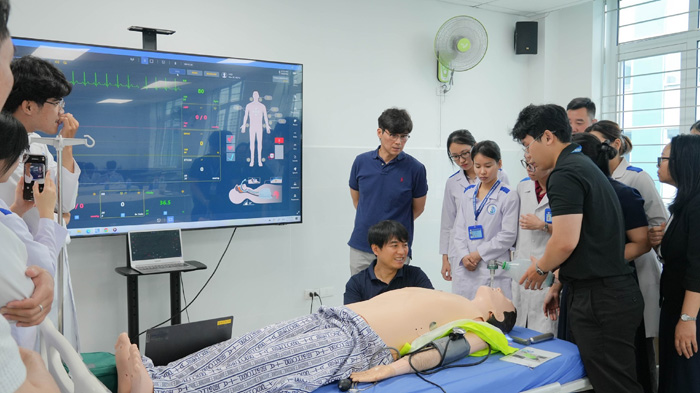 Hoàn thiện mô hình viện - trường để nâng tầm đào tạo y khoa