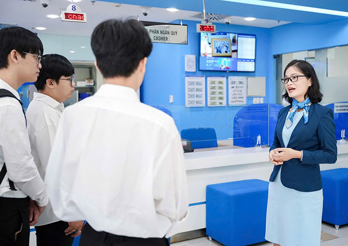 Sinh viên Trường ĐH Kinh tế - Tài chính TP.HCM được ngân hàng tài trợ phòng thực hành trị giá hơn 1 tỷ đồng