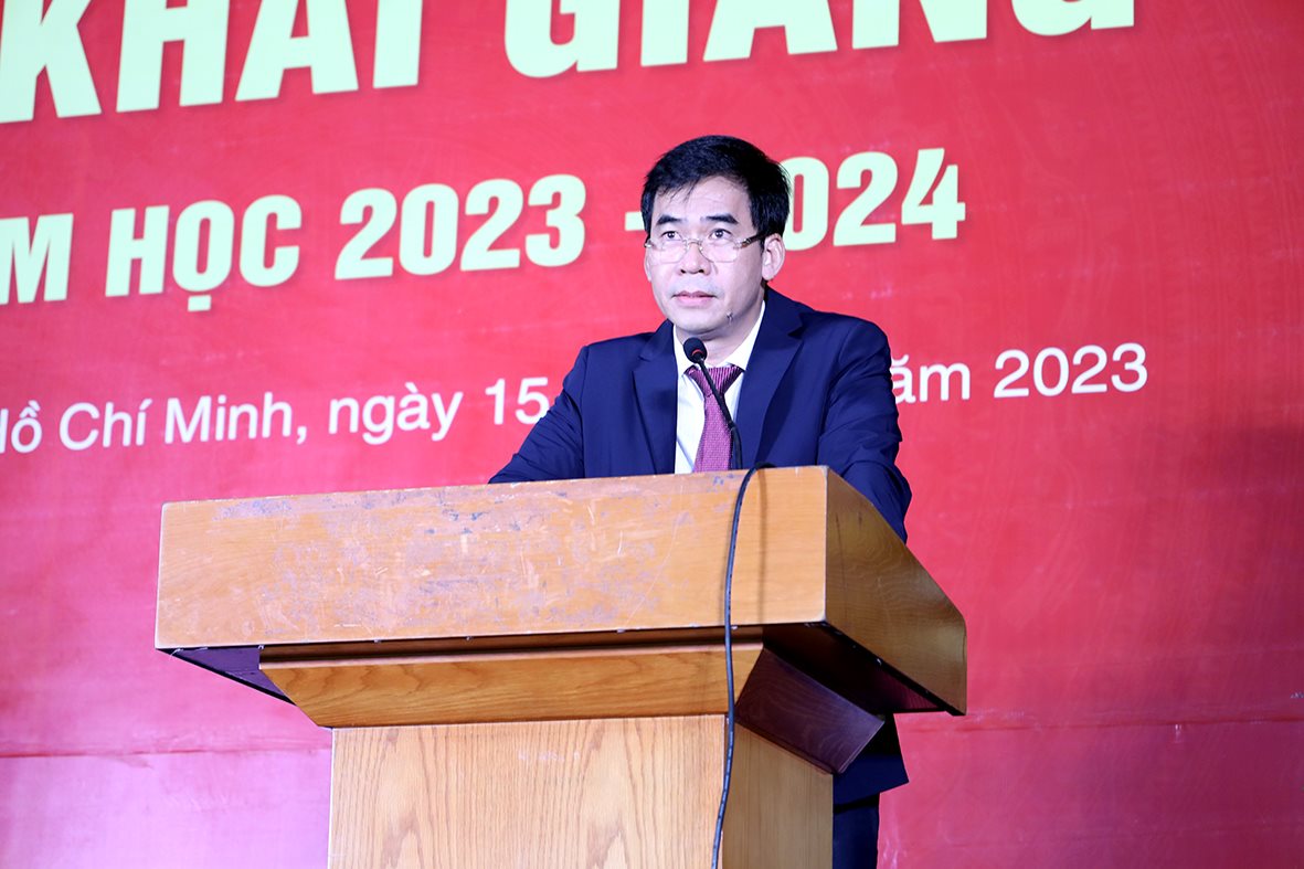 dh-luat-tp.hcm-phat-bieu-tai-le-khai-giang-nam-hoc-2023-2024.jpg