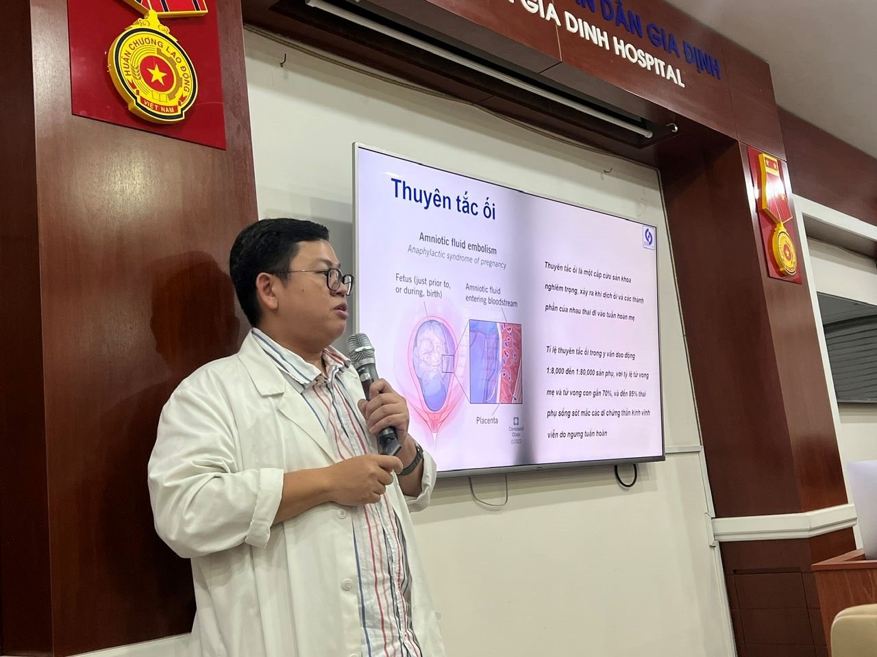 hinh-thuyen-tac-oi.jpg