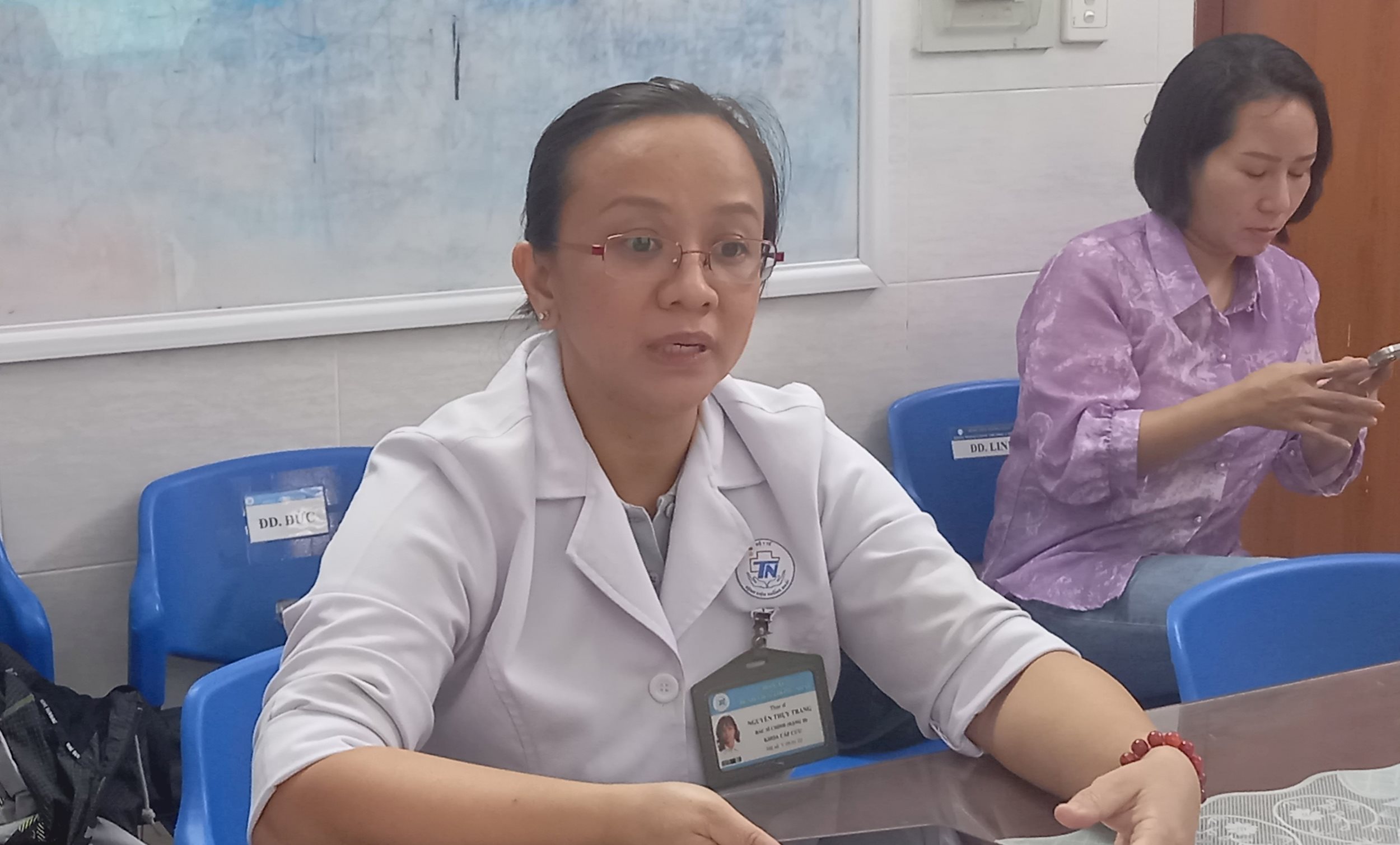 bs-trang.jpg
