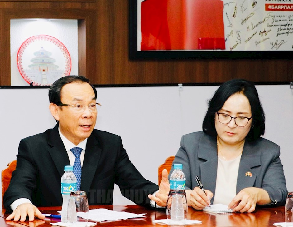 B&iacute; thư Th&agrave;nh ủy TP.HCM Nguyễn Văn N&ecirc;n ph&aacute;t biểu tại buổi l&agrave;m việc.
