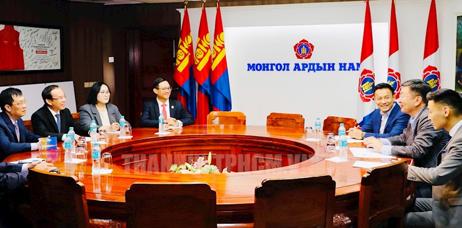 Quang cảnh buổi l&agrave;m việc.