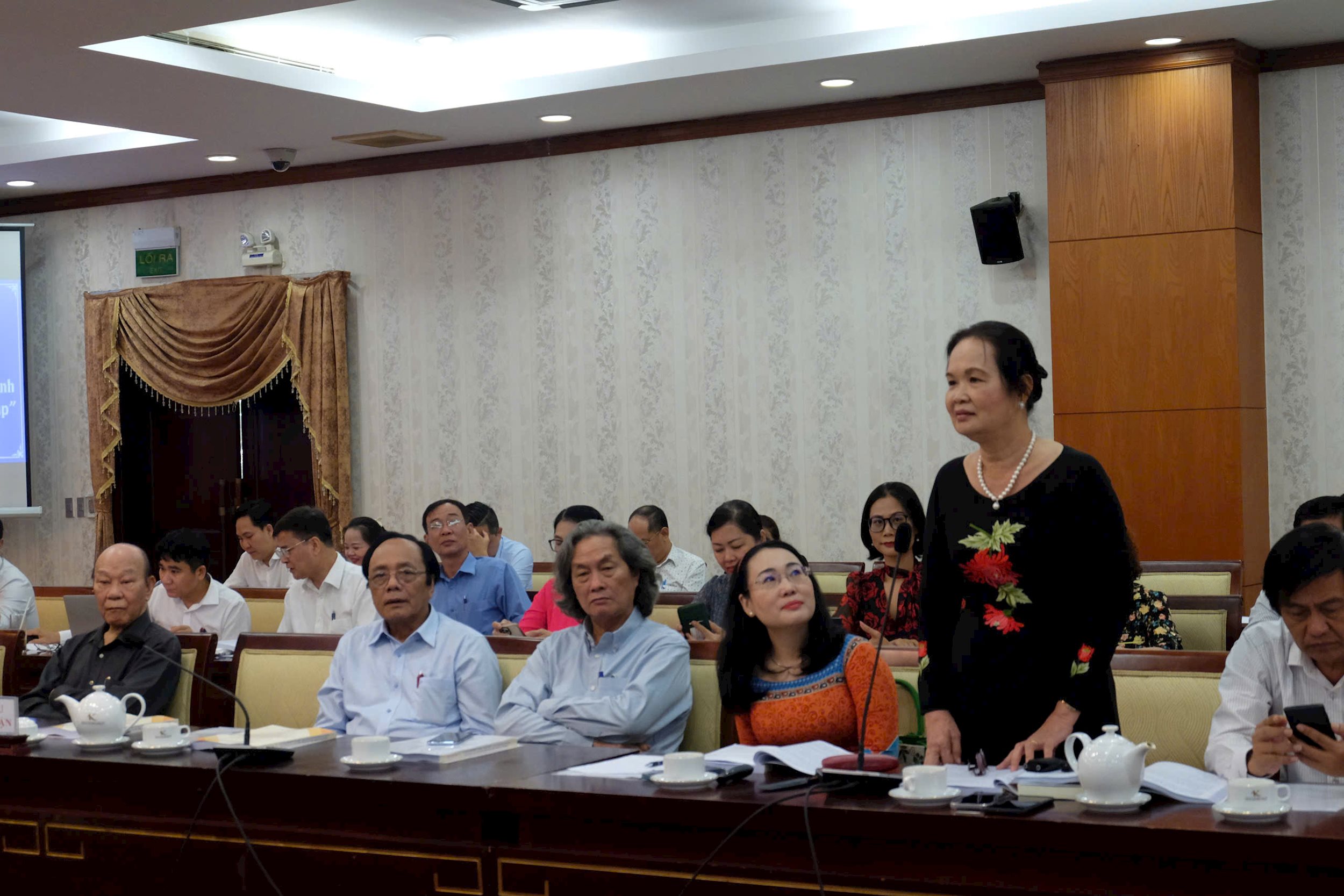nha-van-bich-ngan.jpg