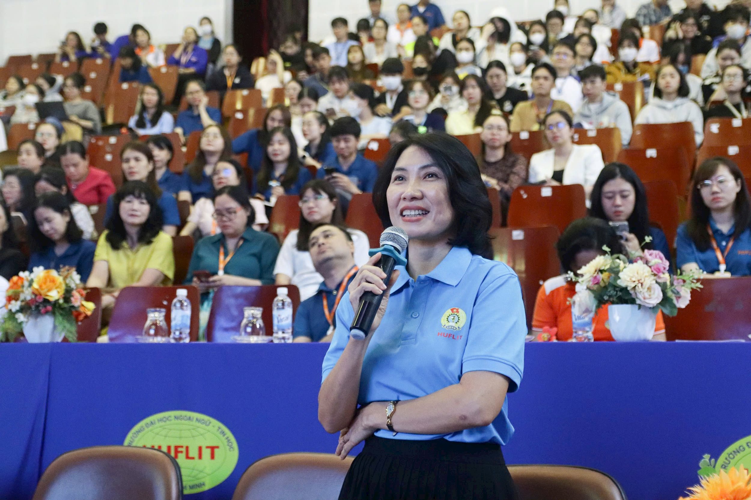 co-minh-giang-vien-truong-dai-hoc-nn-th.jpg