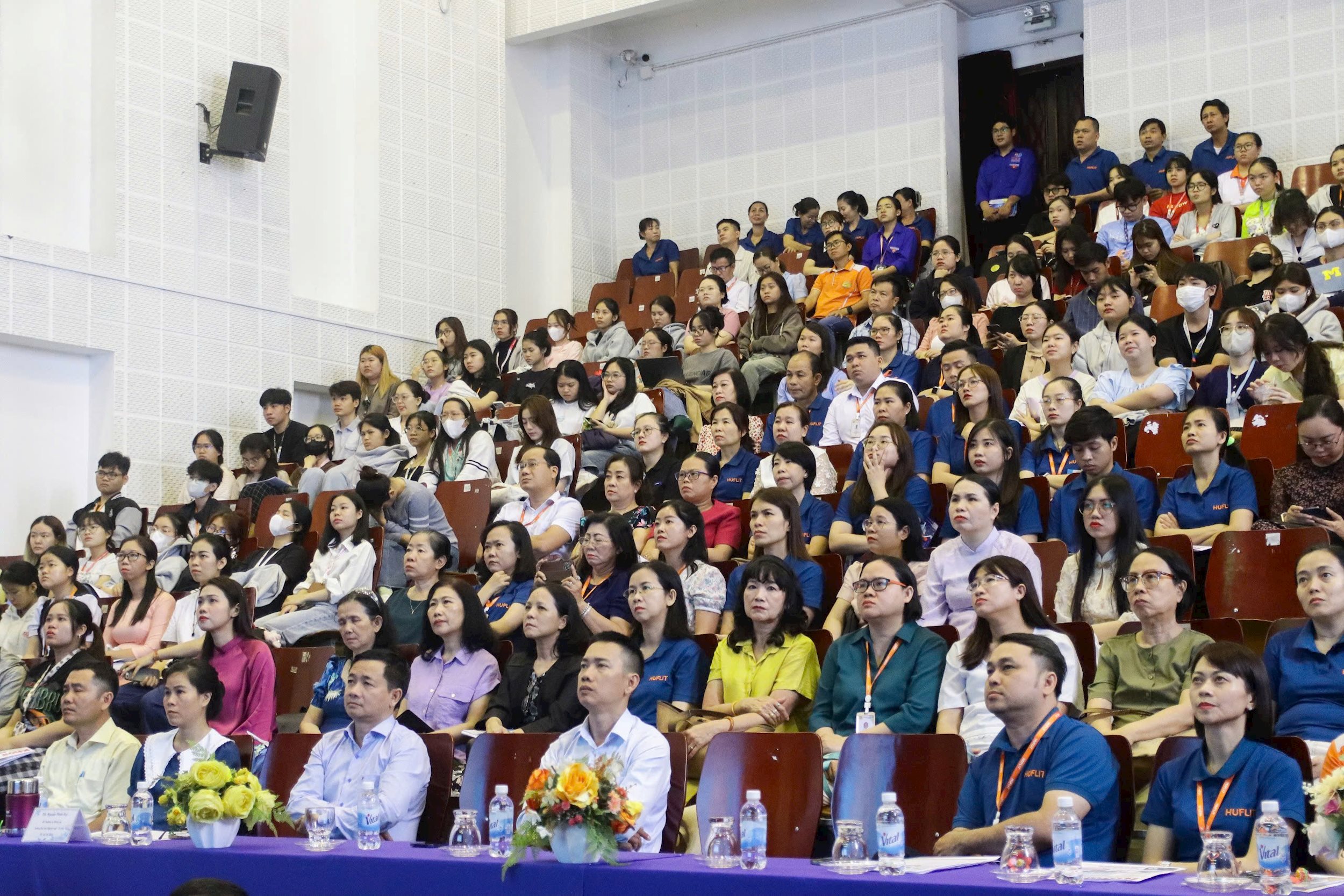 vui-khoe-moi-ngay-thu-hut-dong-dao-sinh-vien-tham-du.jpg