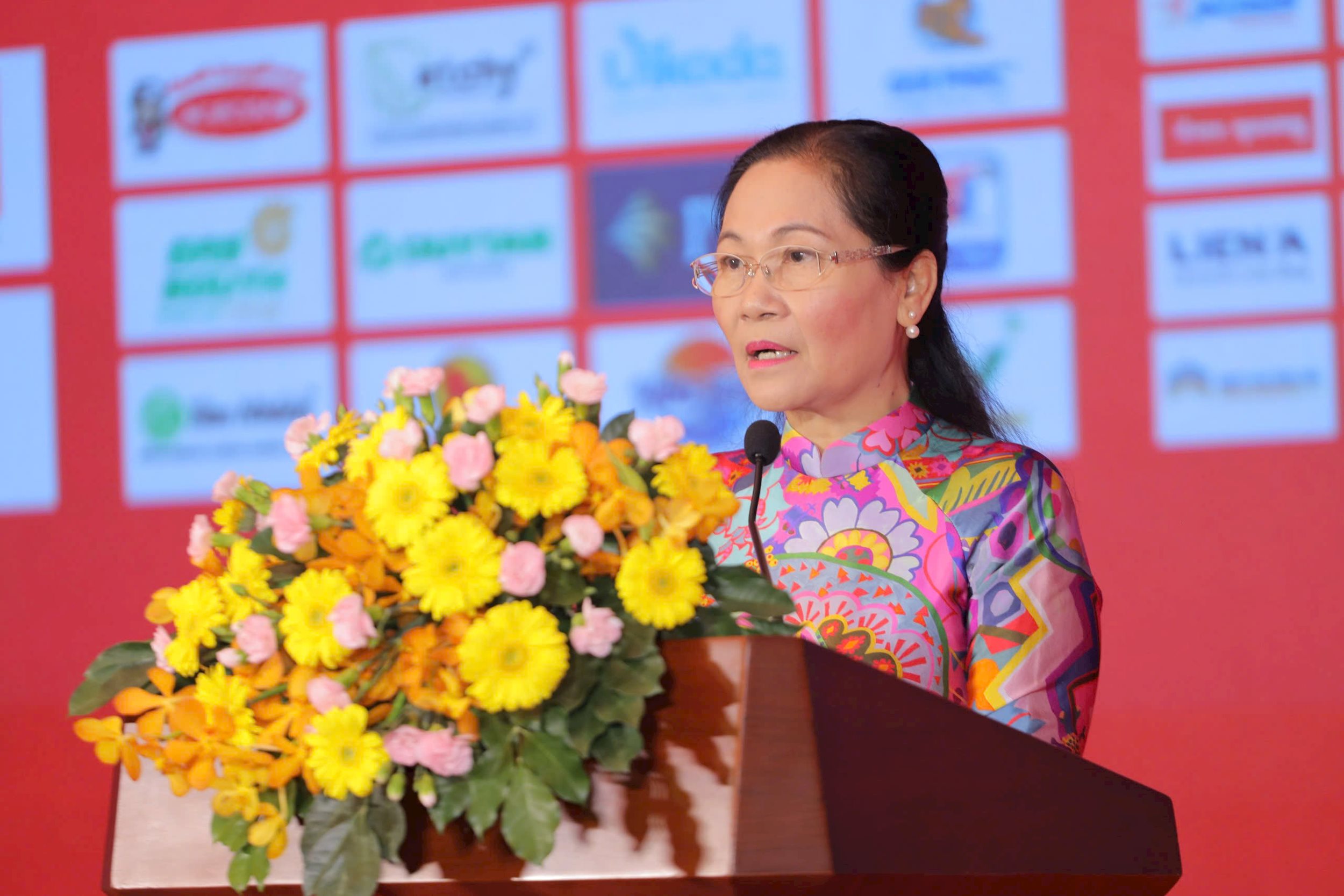 ba-nguyen-thi-le-chu-tich-hdnd-tphcm.jpg