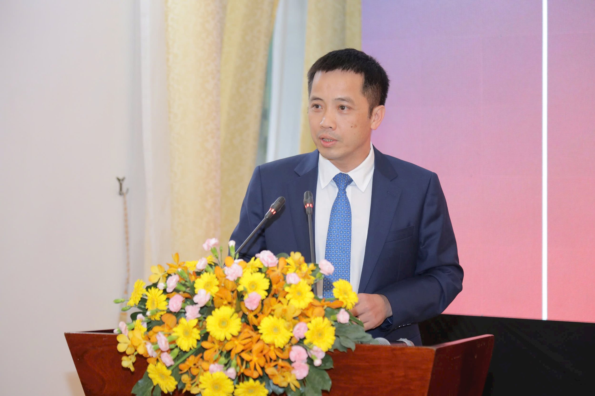 ong-dau-tuan-anh.jpg