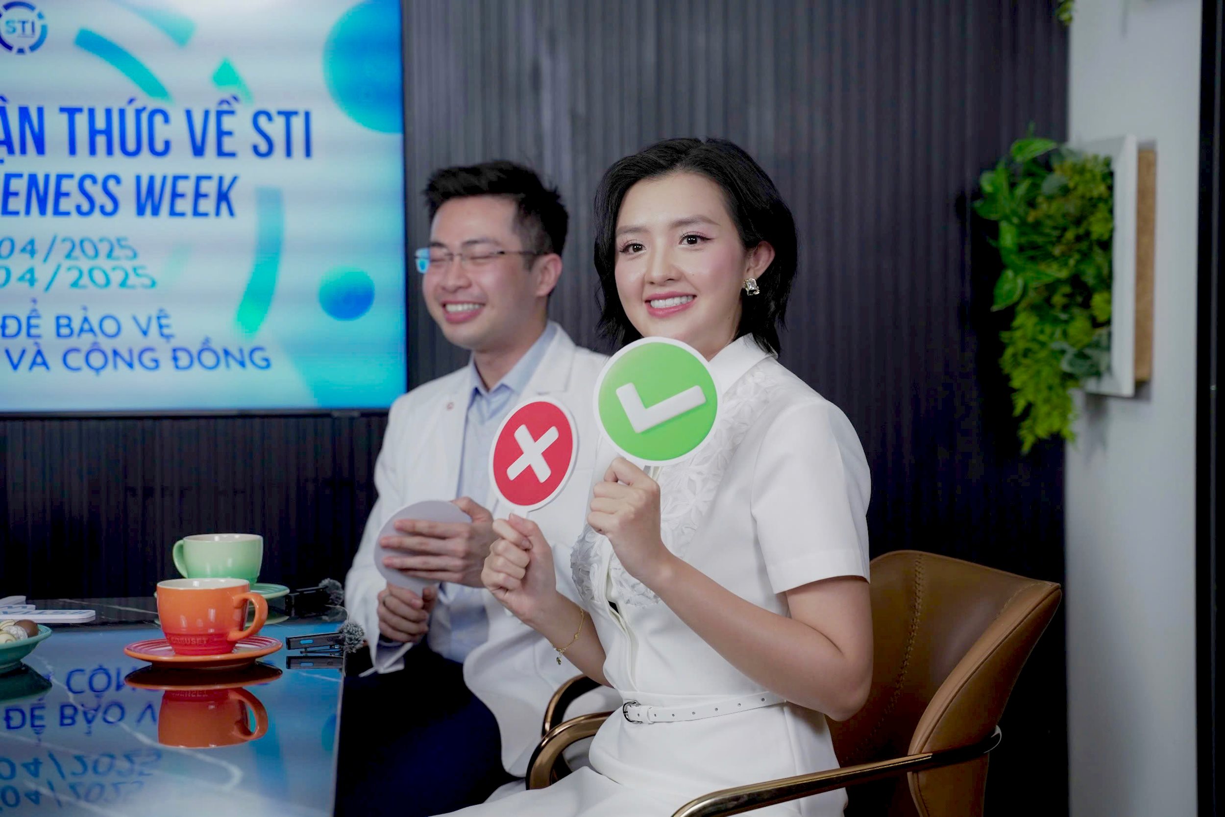 3.-nguoi-dep-mc-quan-han-mong-muon-xoa-bo-rao-can-cua-su-ngai-ngung-mang-kien-thuc-ve-tinh-duc-an-toan-den-gan-hon-voi-cong-dong-dac-biet-la-cac-ban-tre.jpg