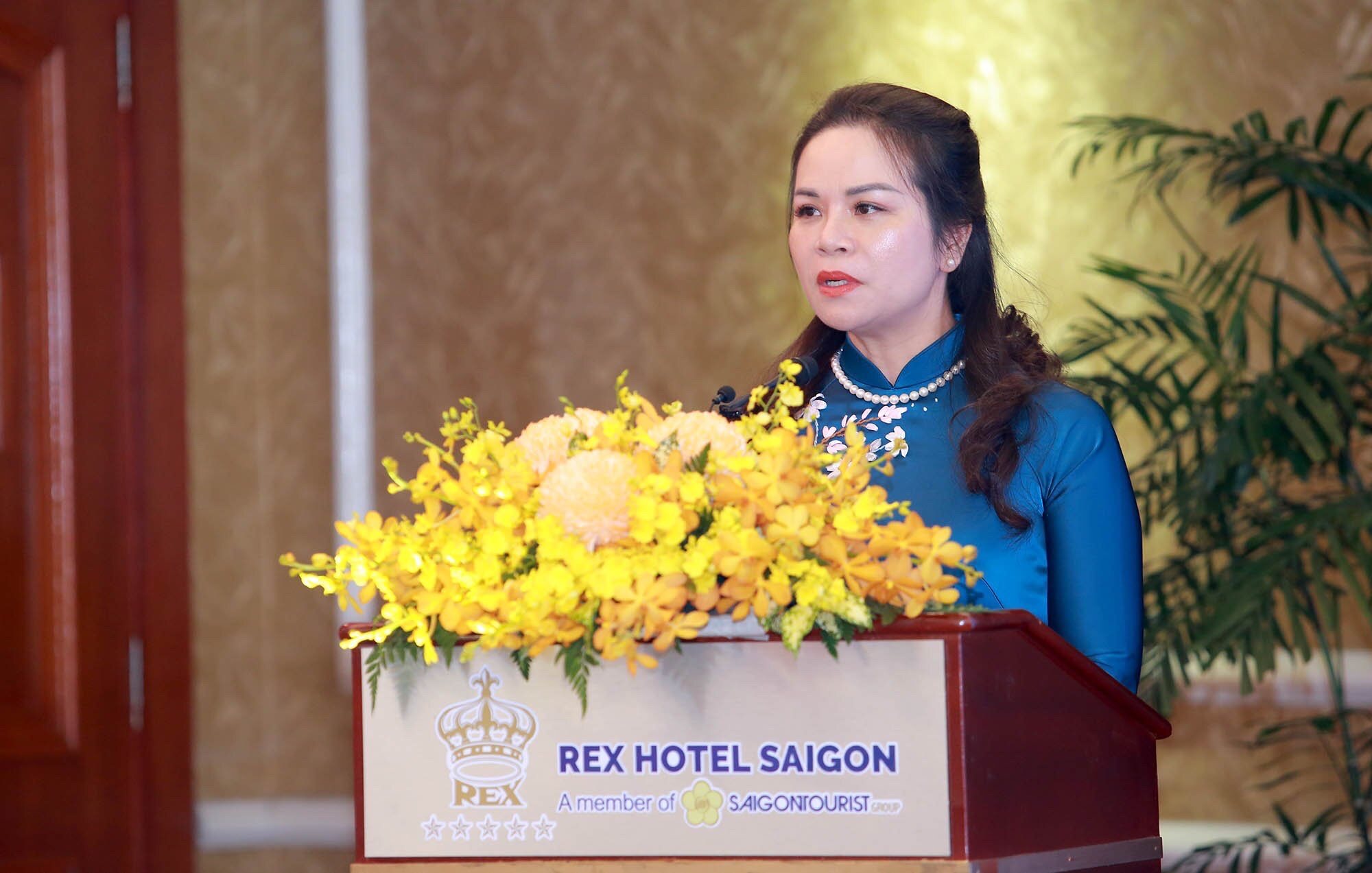 ba-pham-thi-kim-oanh-cuc-ban-quyen.jpg