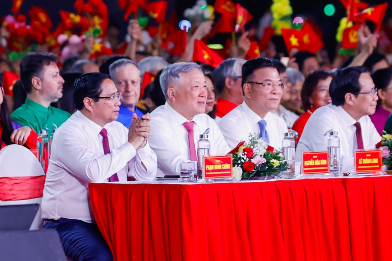 L&atilde;nh đạo Đảng, Nh&agrave; nước dự Cầu truyền h&igrave;nh &ldquo;Vang m&atilde;i kh&uacute;c khải ho&agrave;n&rdquo;- Ảnh 4.