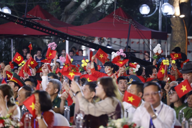 L&atilde;nh đạo Đảng, Nh&agrave; nước dự Cầu truyền h&igrave;nh &ldquo;Vang m&atilde;i kh&uacute;c khải ho&agrave;n&rdquo;- Ảnh 9.