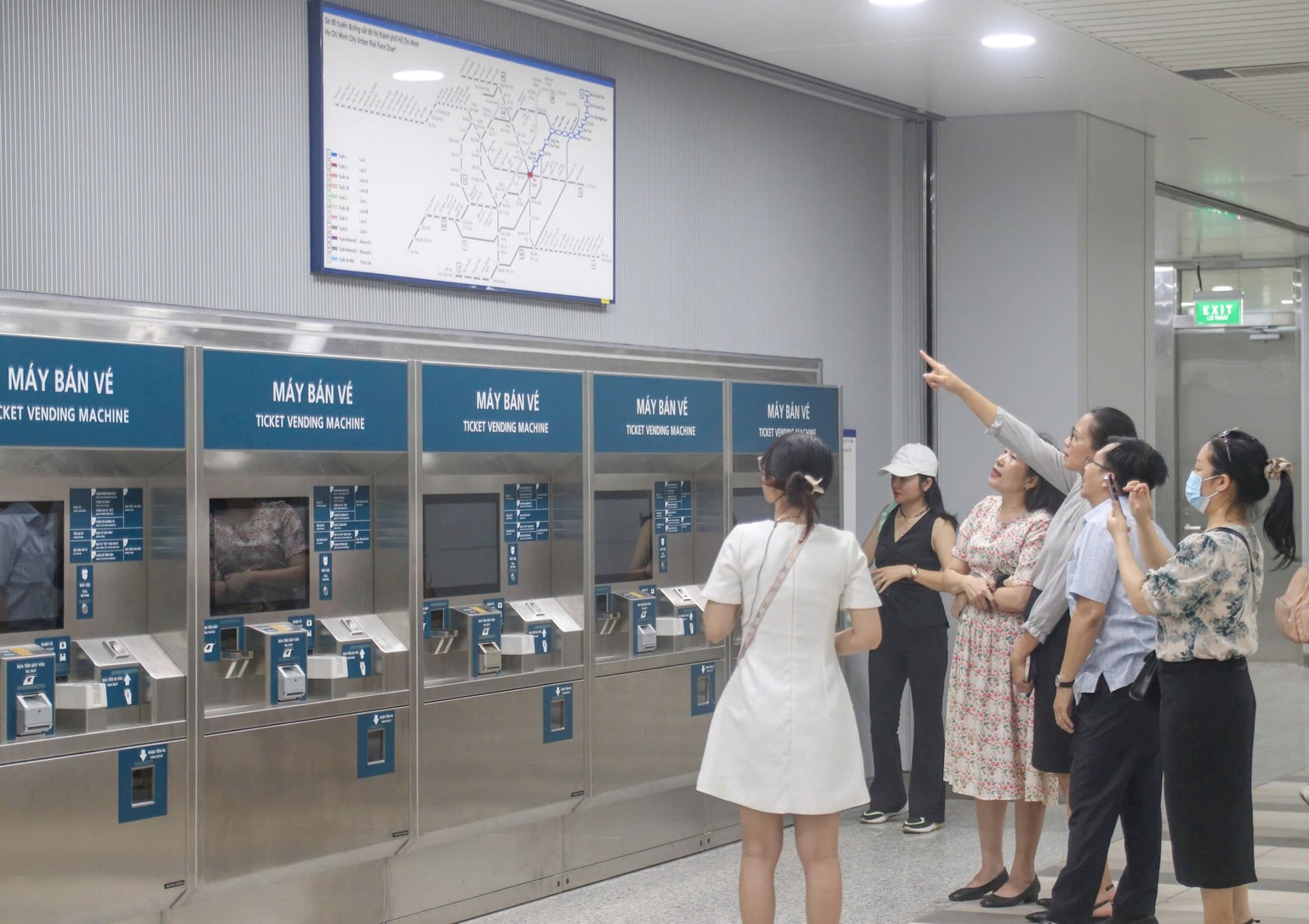 may-ban-ve-tu-dong-tai-metro-so-1.jpg