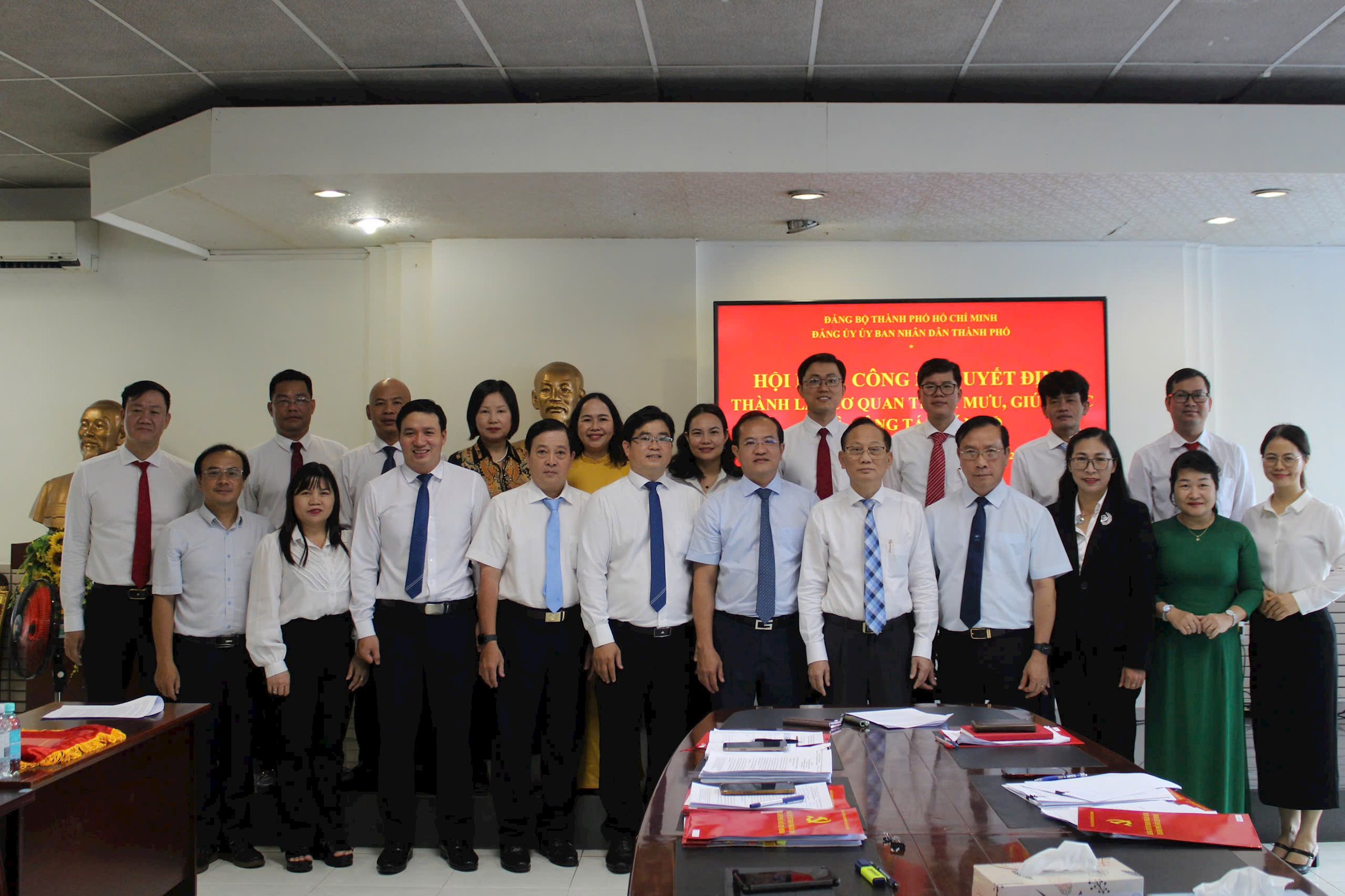 trao-quyet-dinh-28-7.jpg