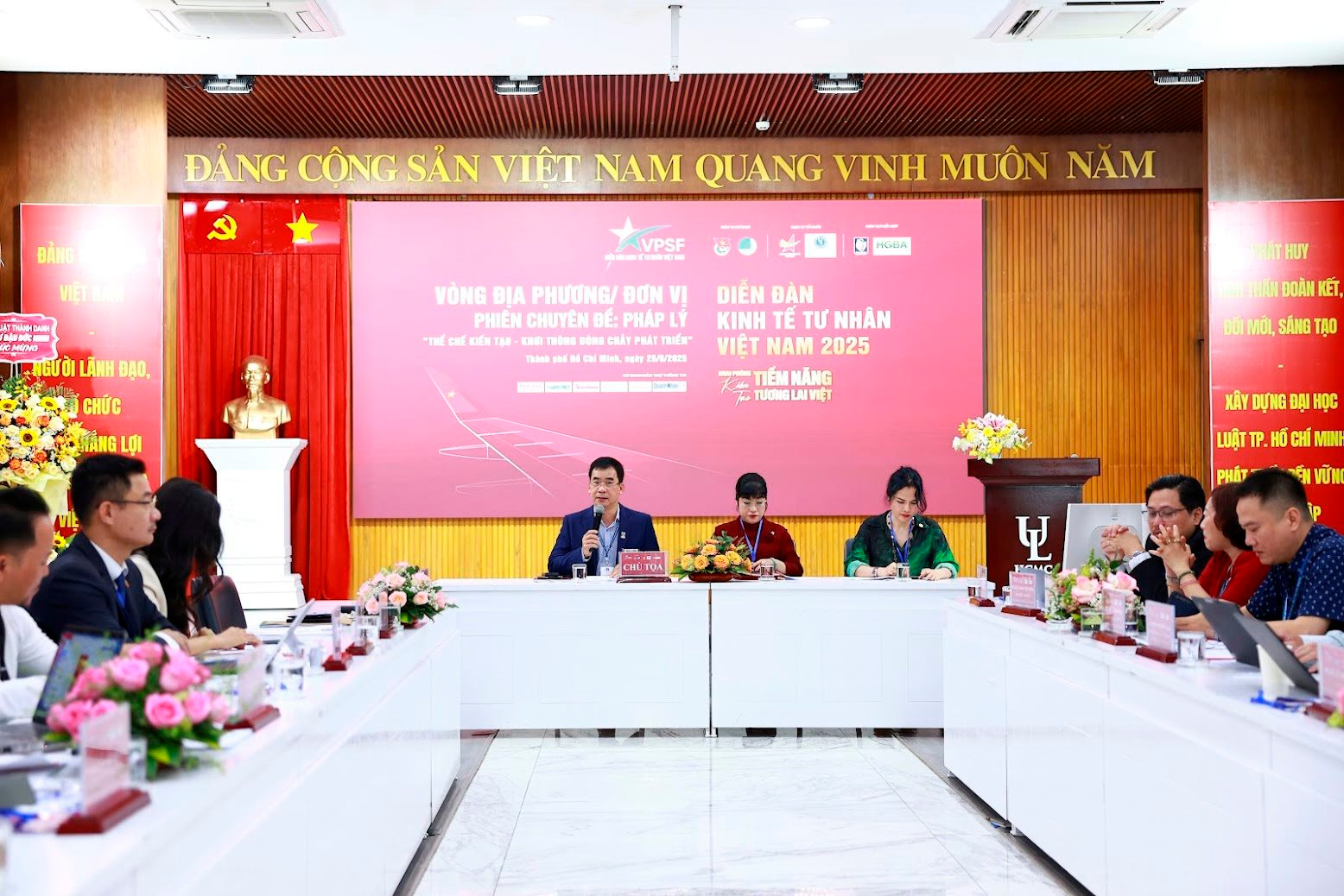 toa-canh-hoi-thao.jpg