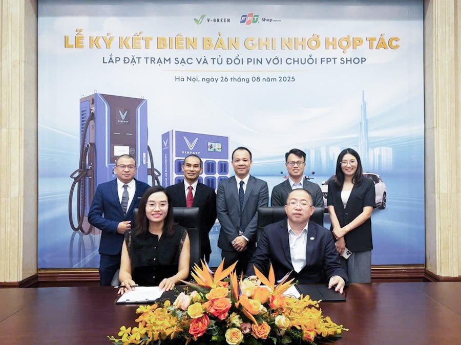 vg_v-green-hop-tac-fpt-retail.jpg