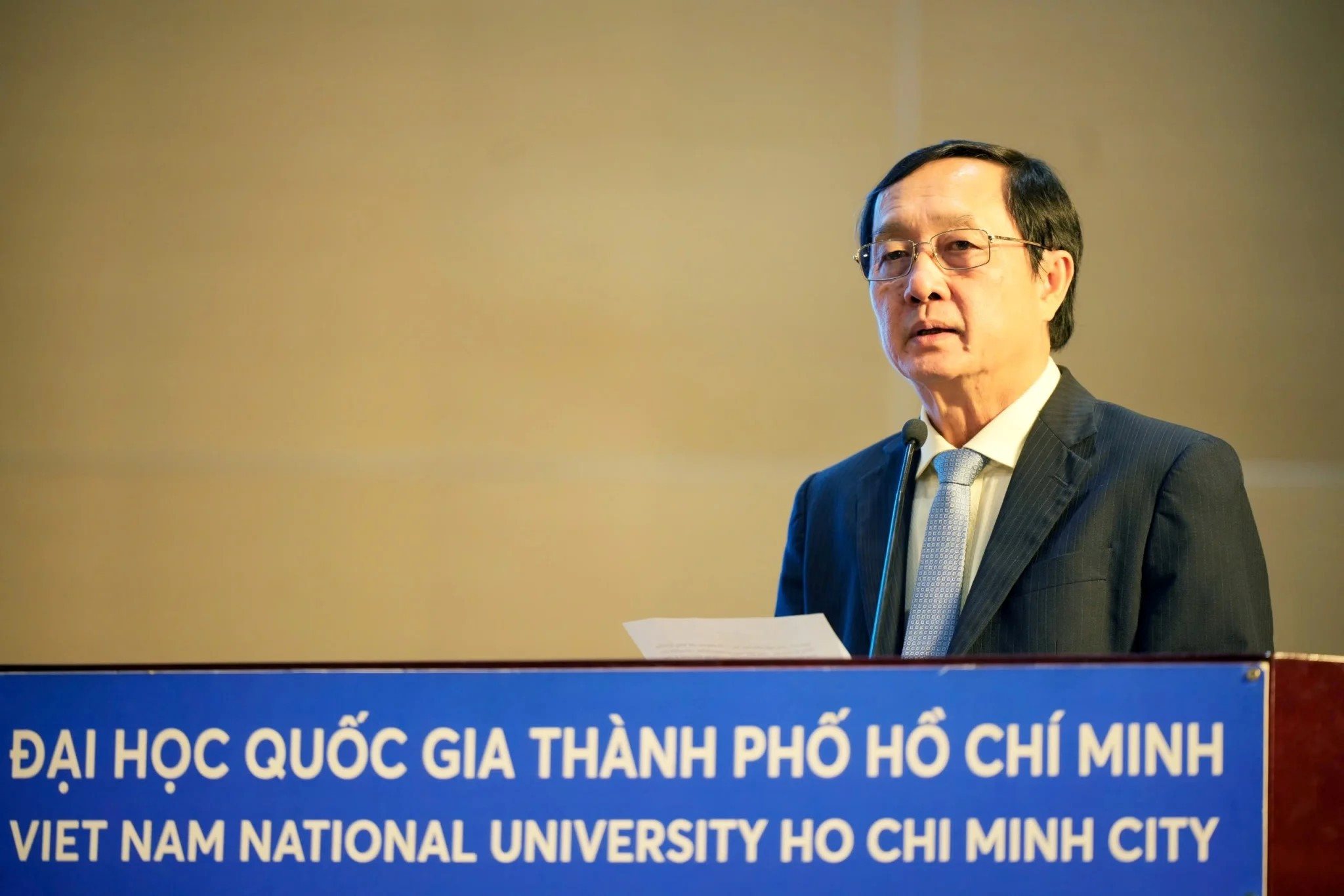 ong-huynh-thanh-dat.jpg