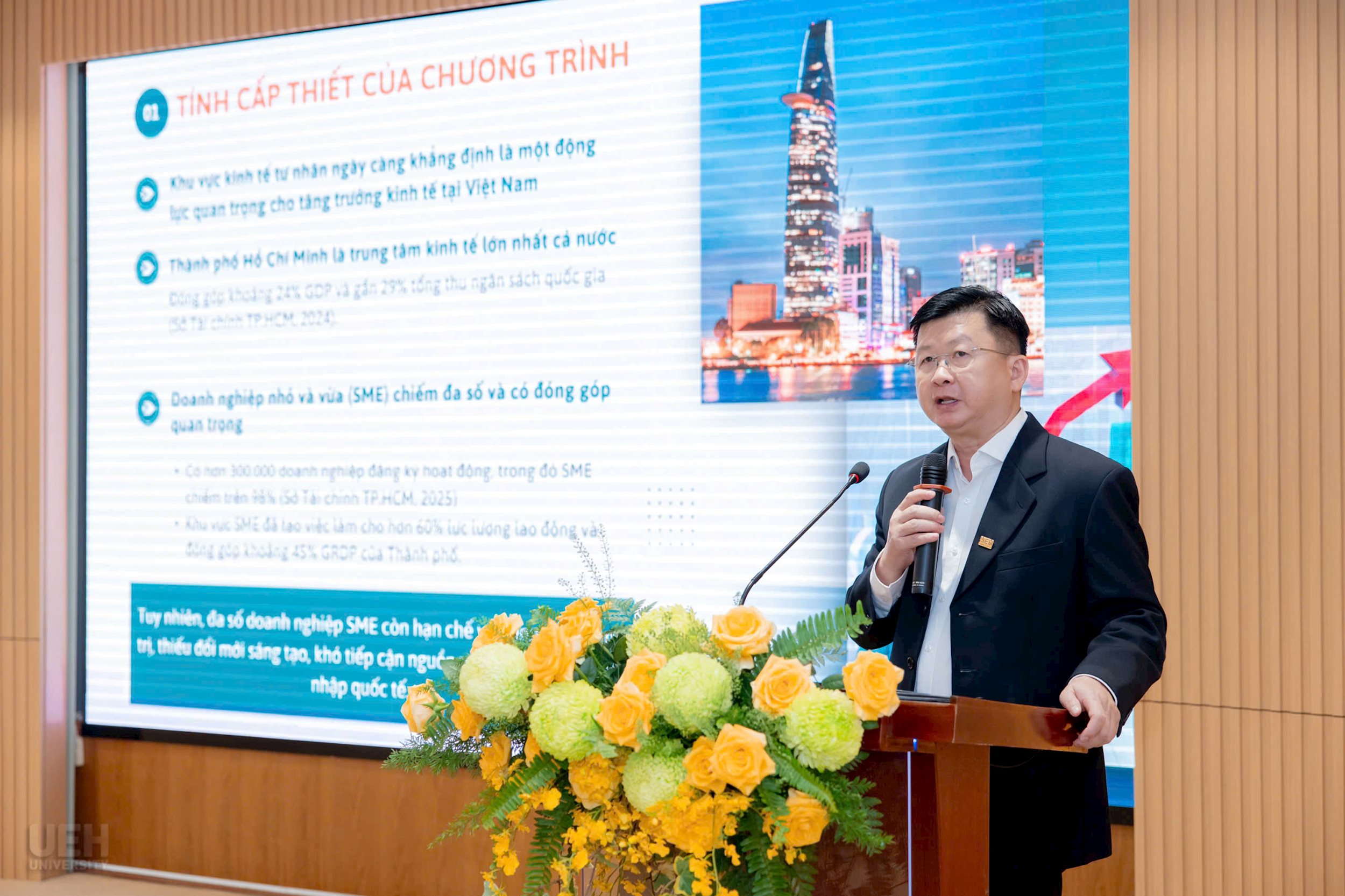 ts-dinh-cong-khai-pho-giam-doc-dai-hoc-kinh-te-tphcm.jpg
