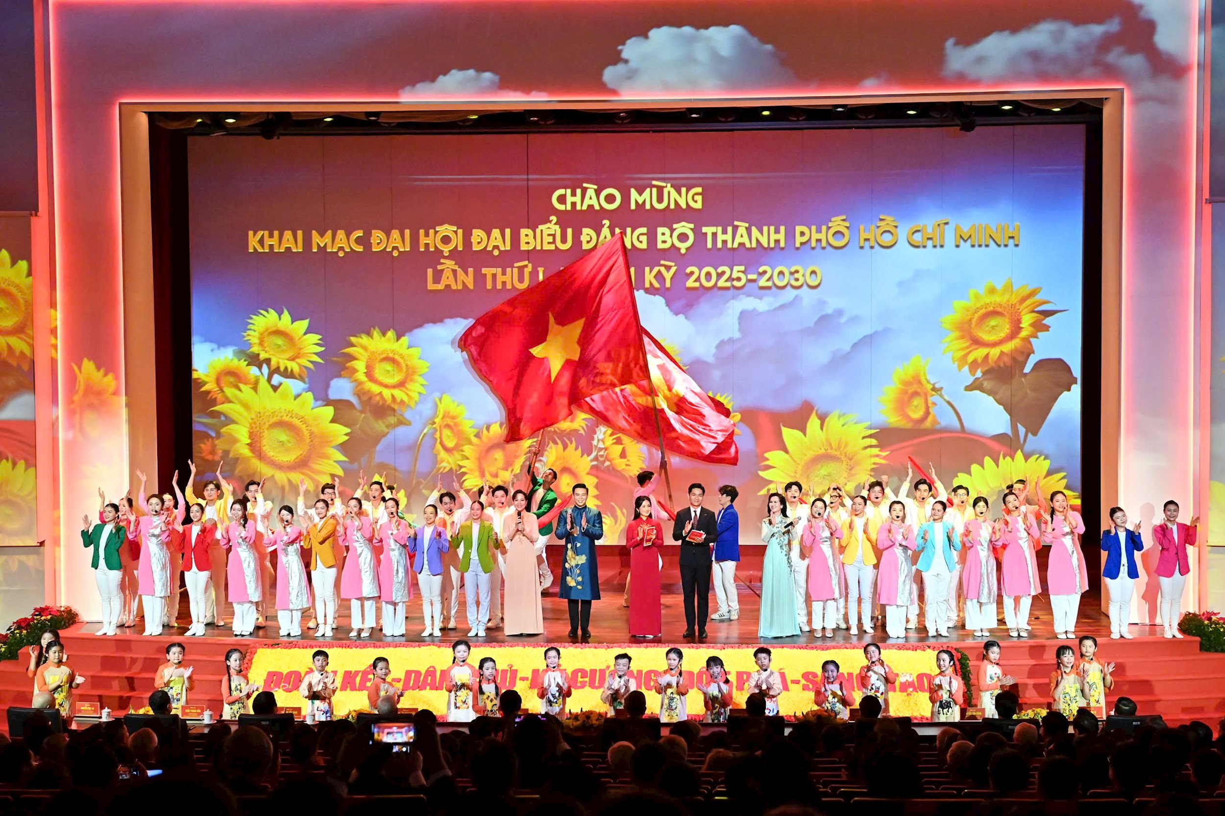 chao-mung-dai-hoi-dai-bieu.jpg