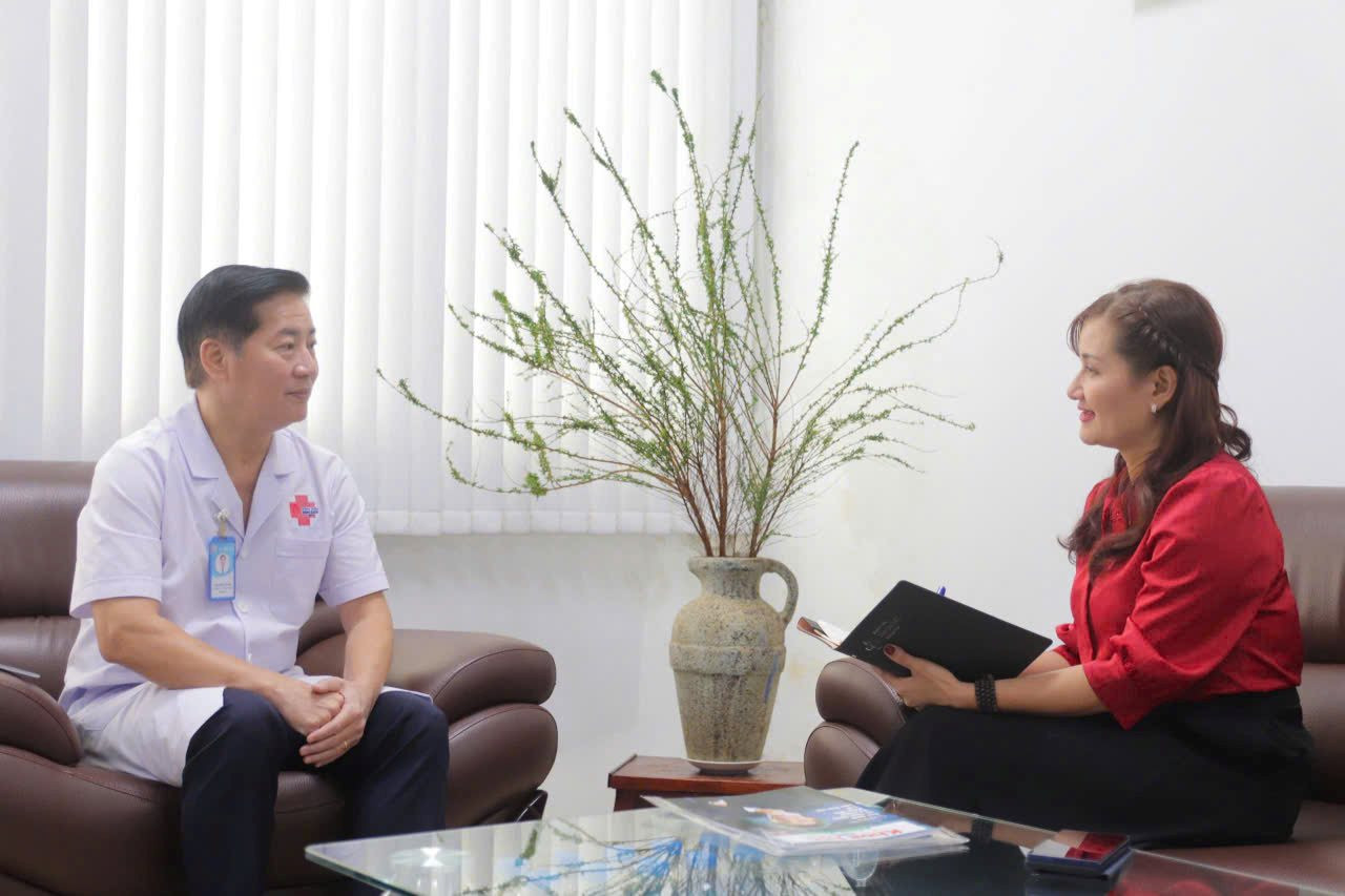 pgs.ts.bs-tran-vinh-hung-tra-loi-pv.jpg