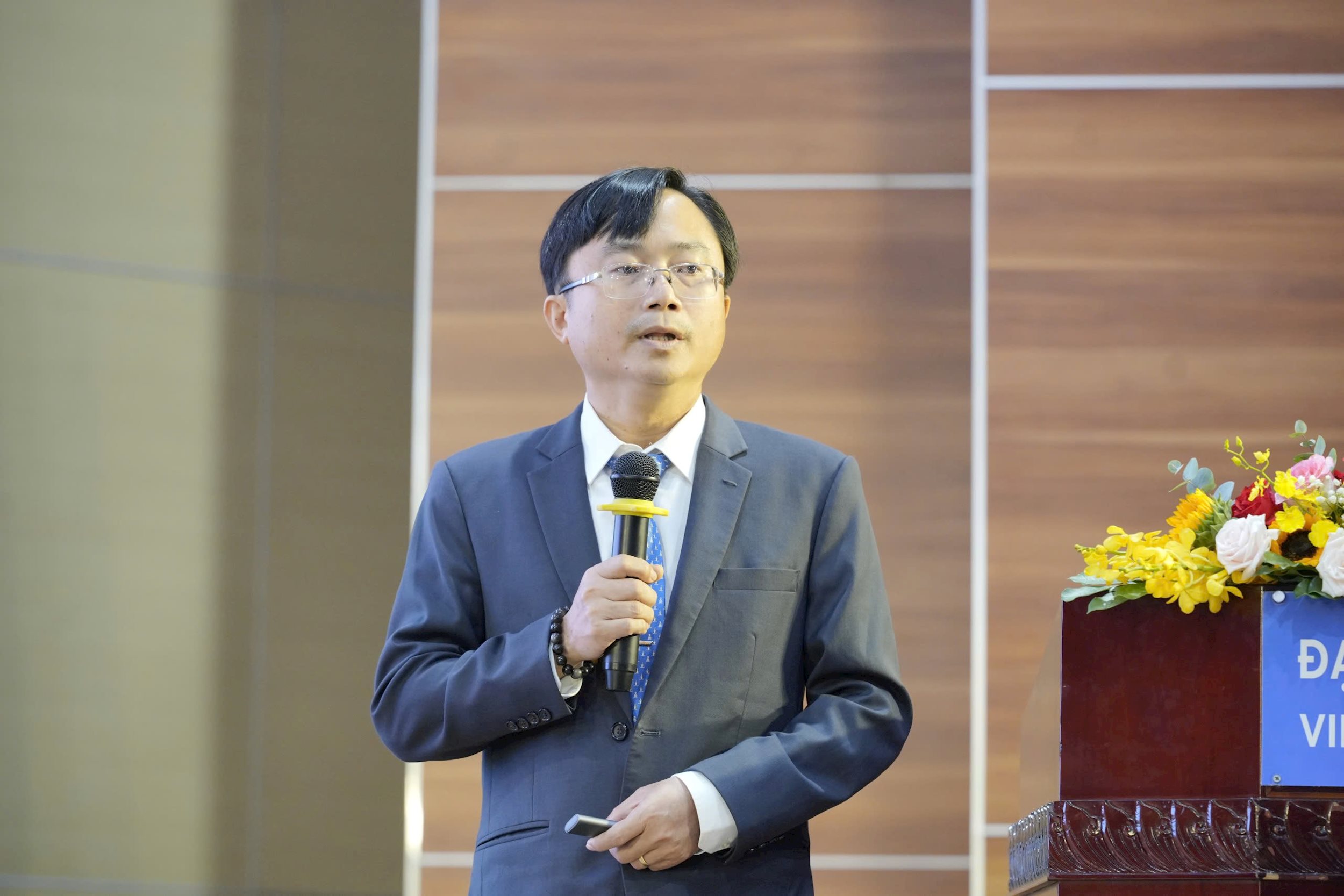 pgsts-do-phu-tran-tinh.jpg
