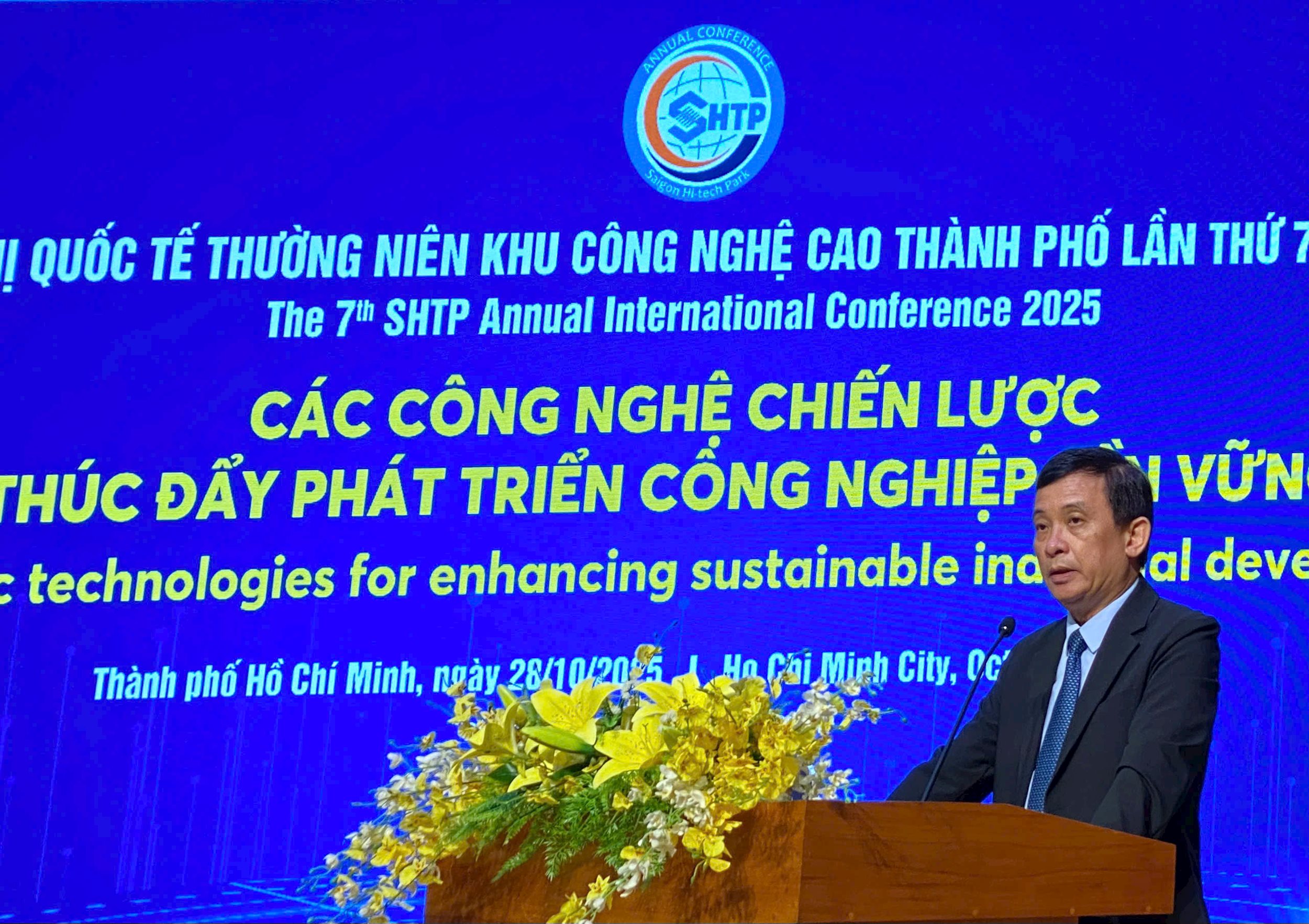ong-nguyen-ky-phung.jpg
