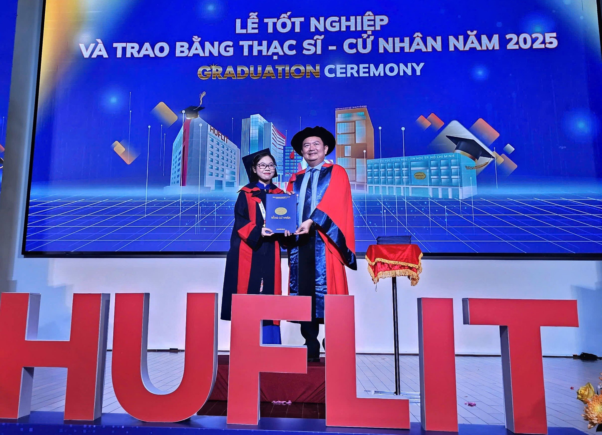 huflit-tn-4.jpg