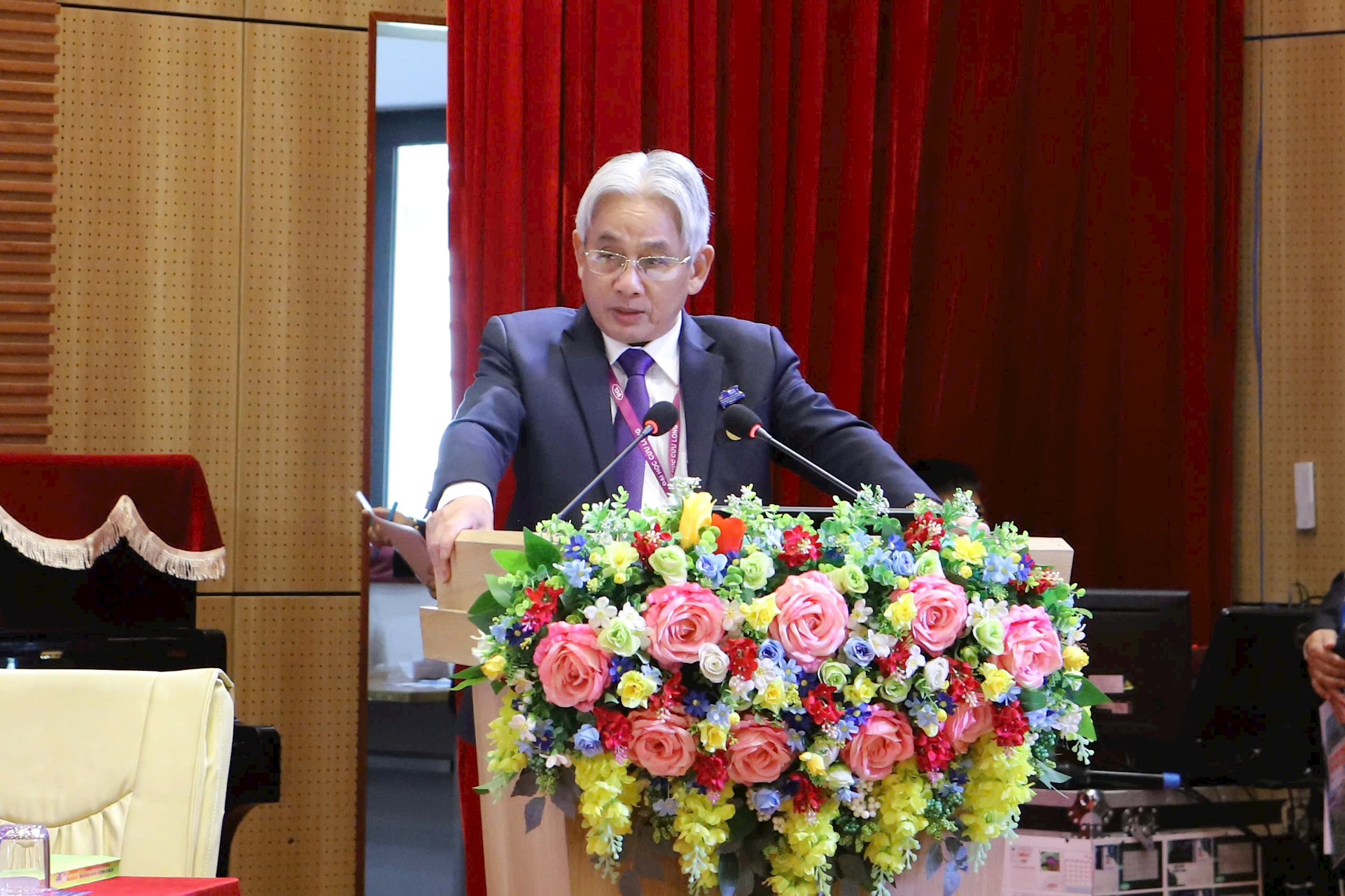 hieu-truong-truong-dai-hoc-cuu-long.jpg