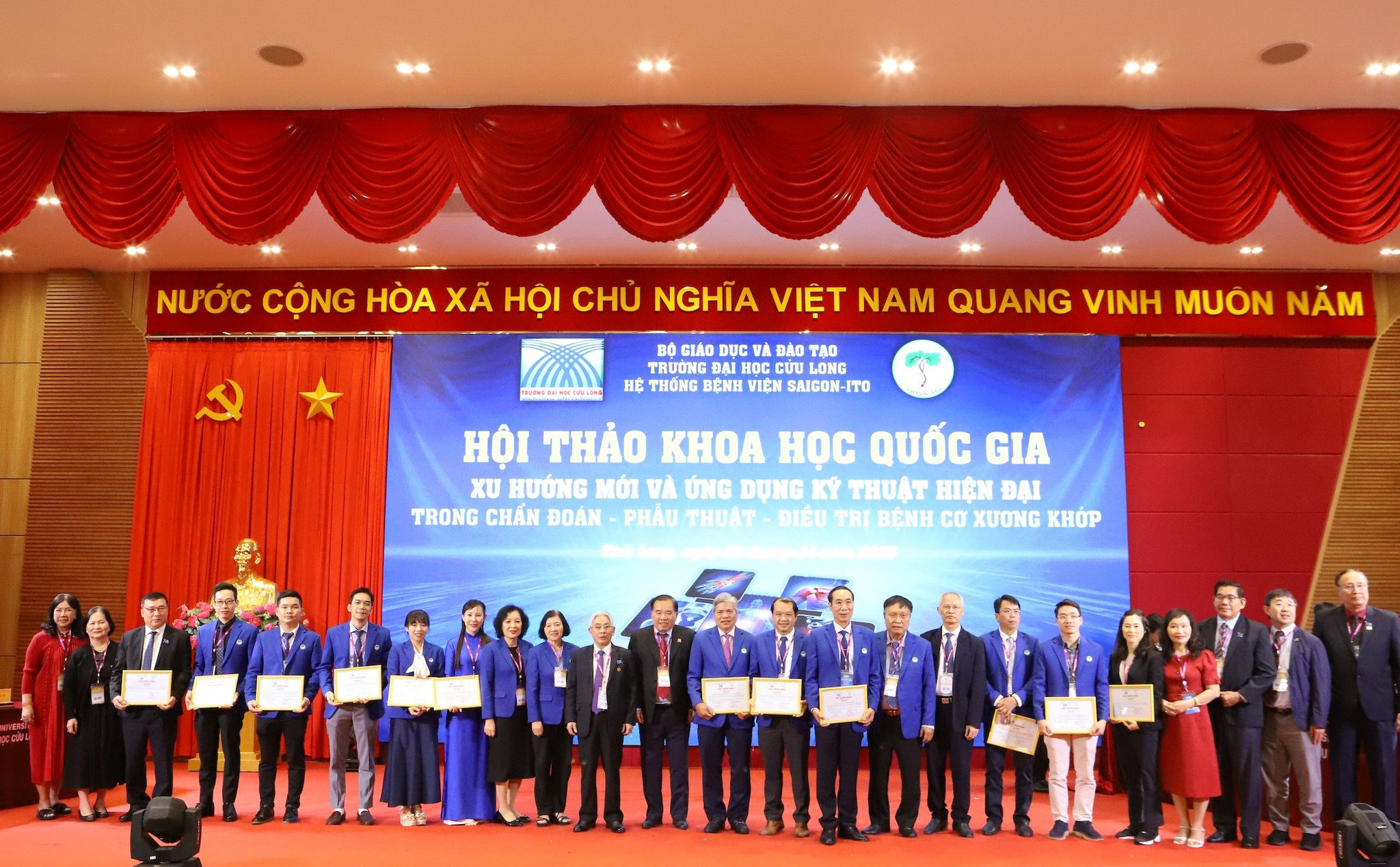 tap-the-chup-hinh-luu-niem-8-11.jpg