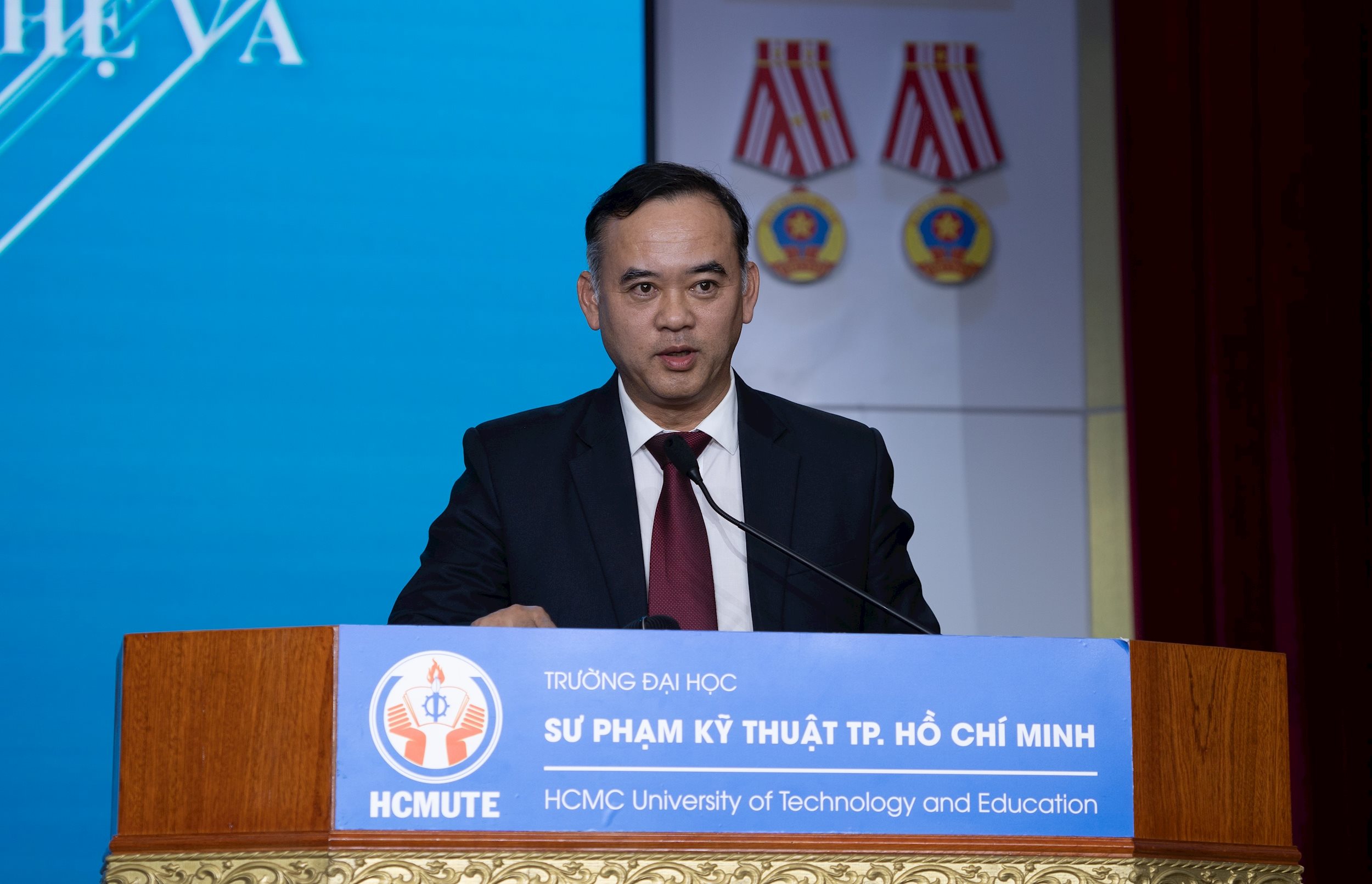 tran-nam-tu.jpg