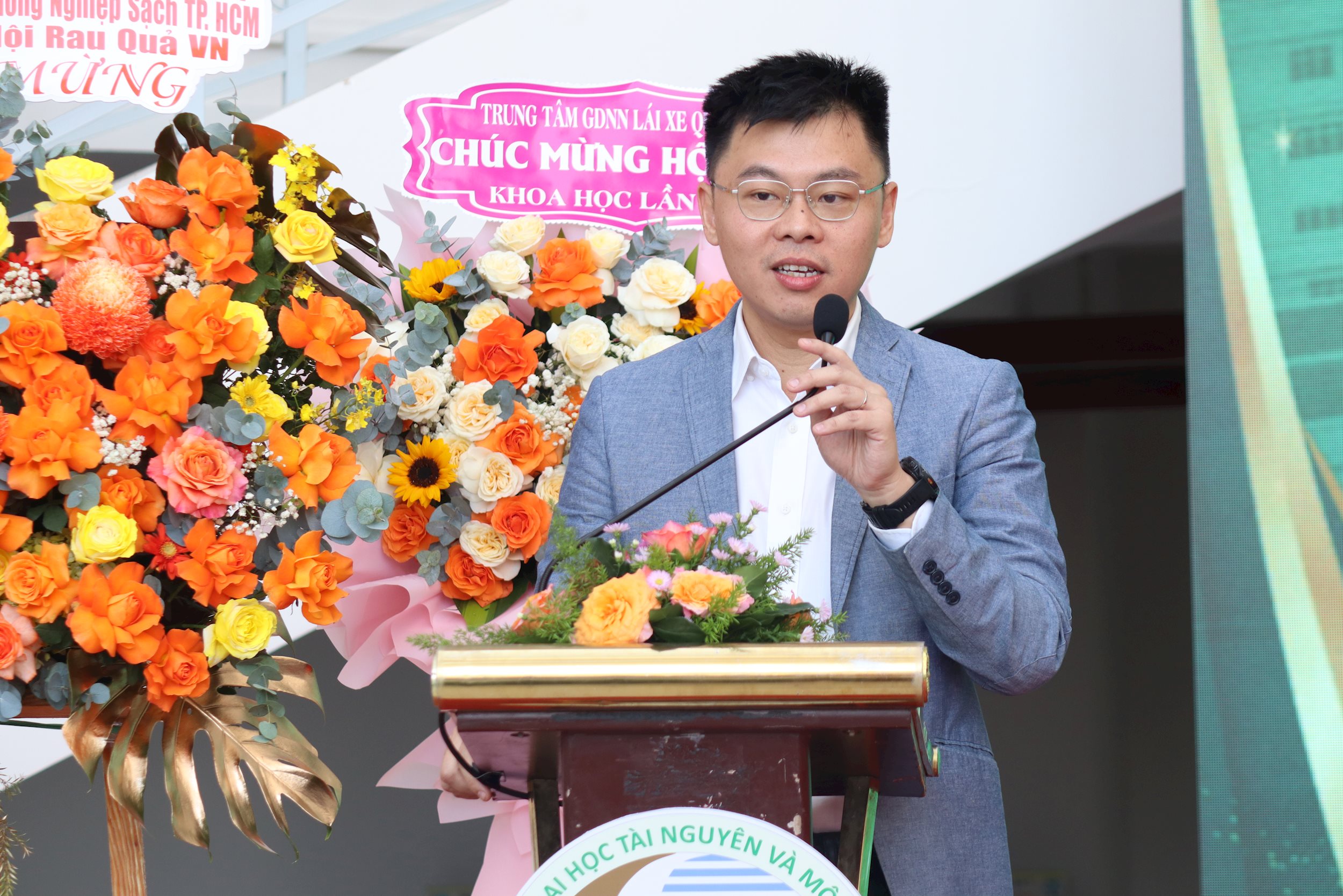 vien-truong.jpg
